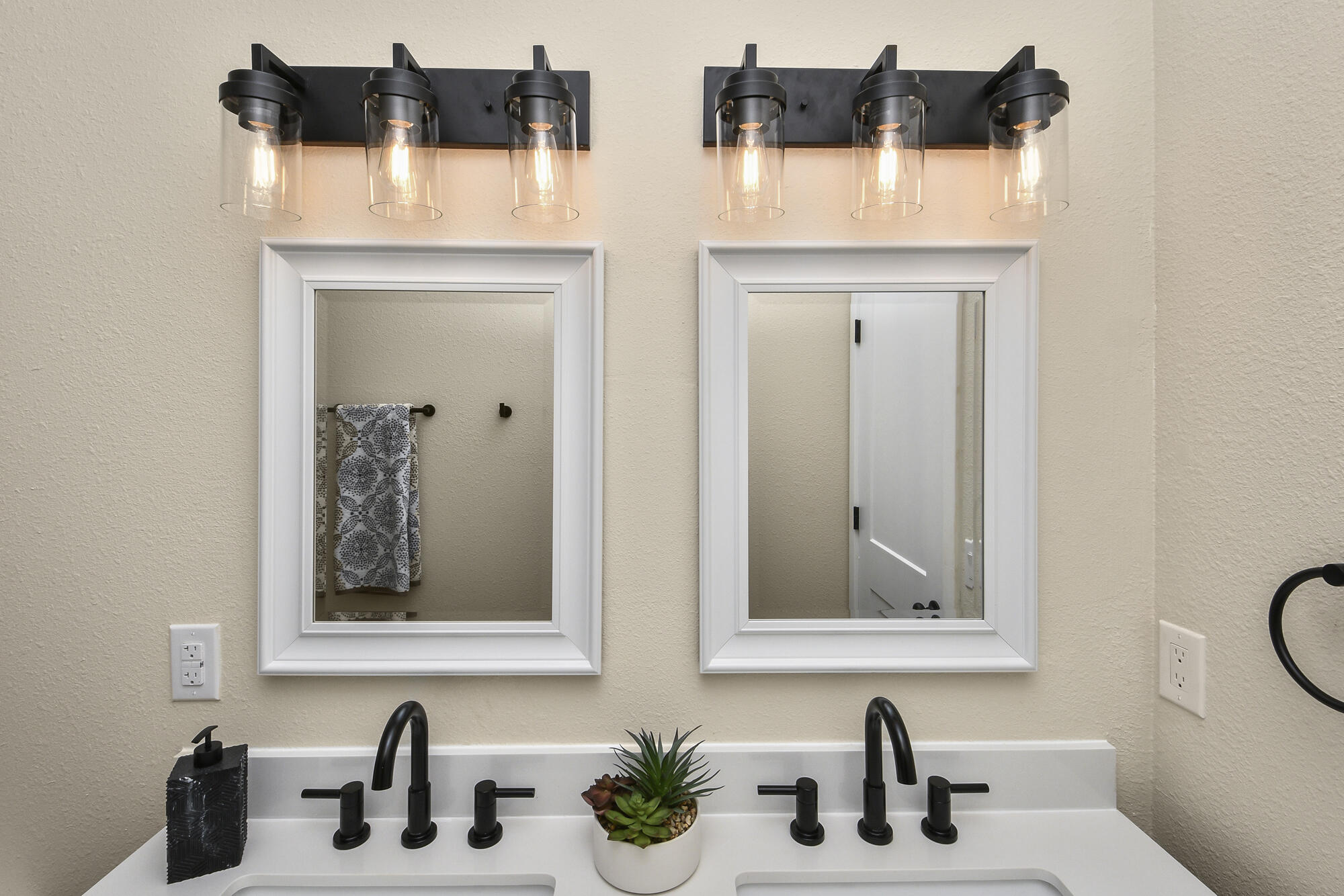 1220 East Pacific Street Property Photo 34