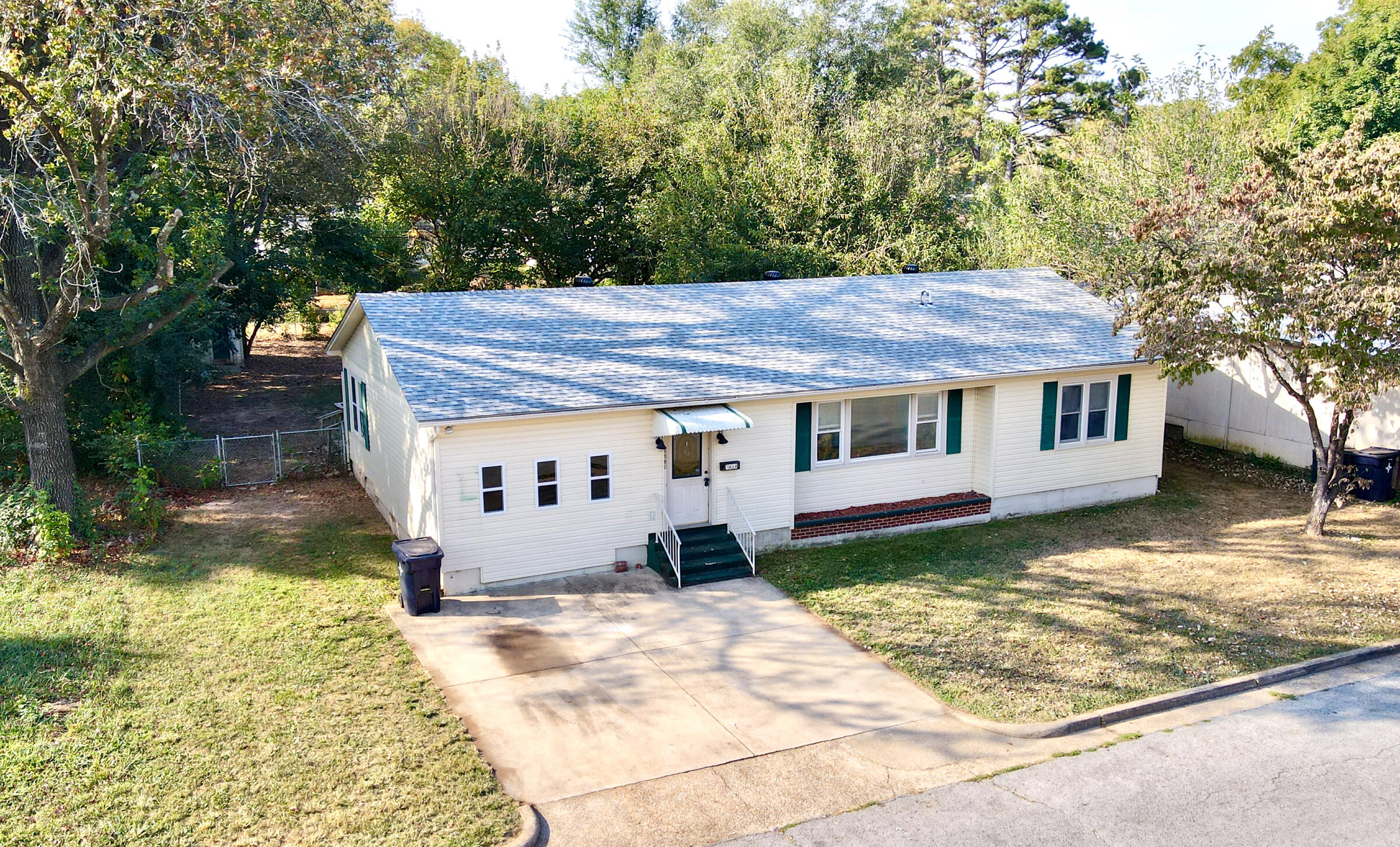 1434 West 6th Street Property Photo 1