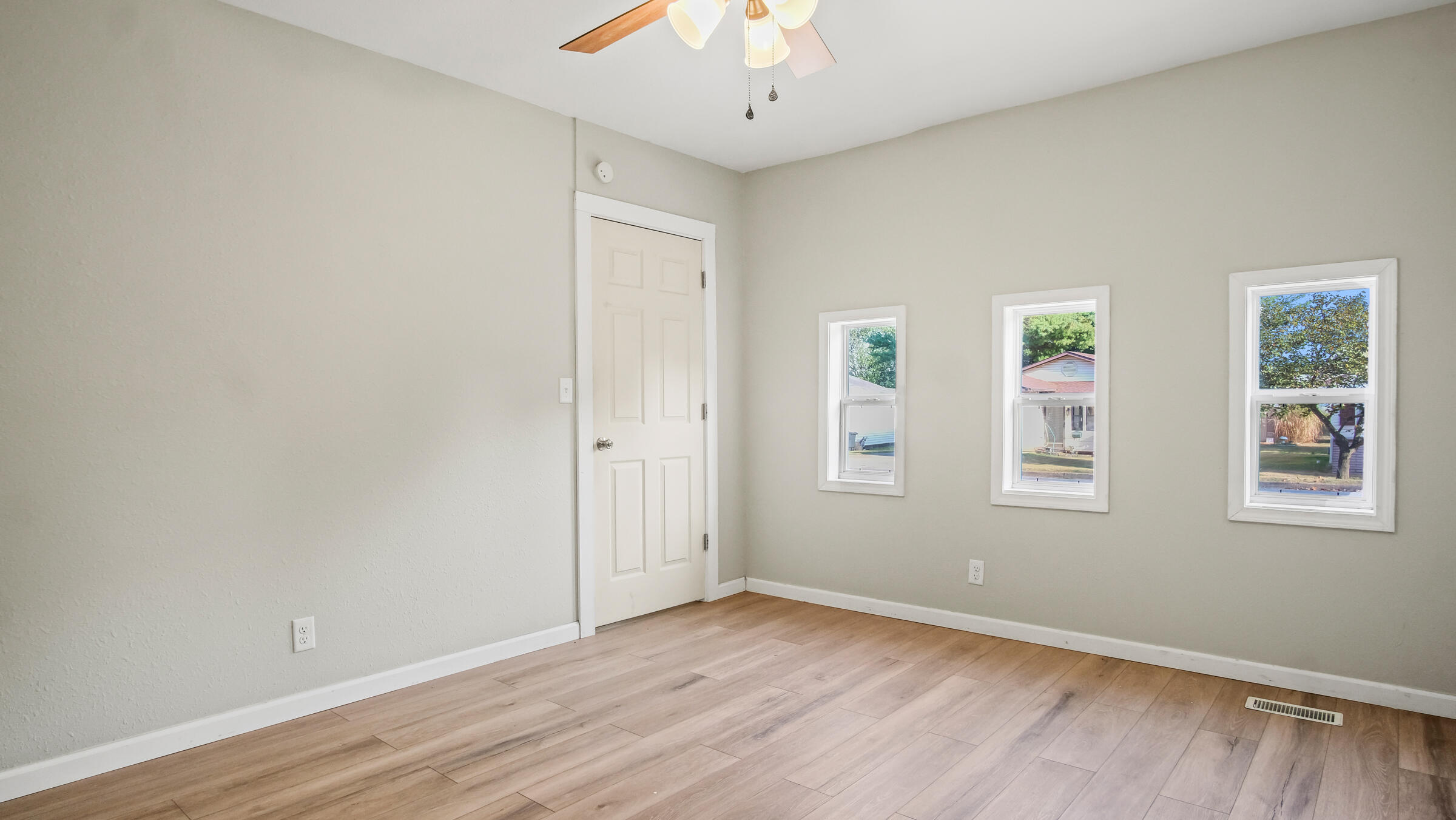 1434 West 6th Street Property Photo 7