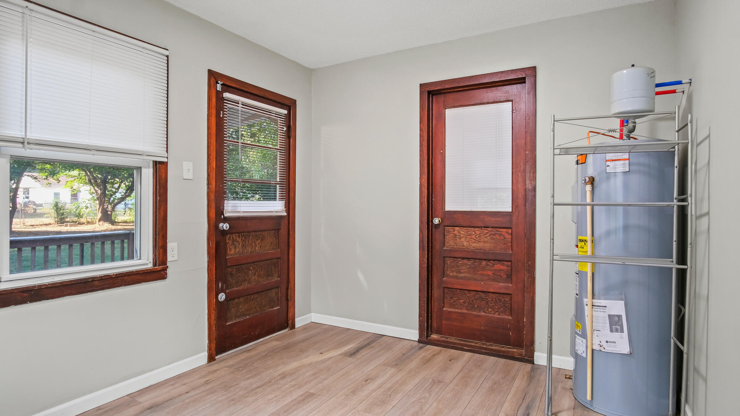 1434 West 6th Street Property Photo 16