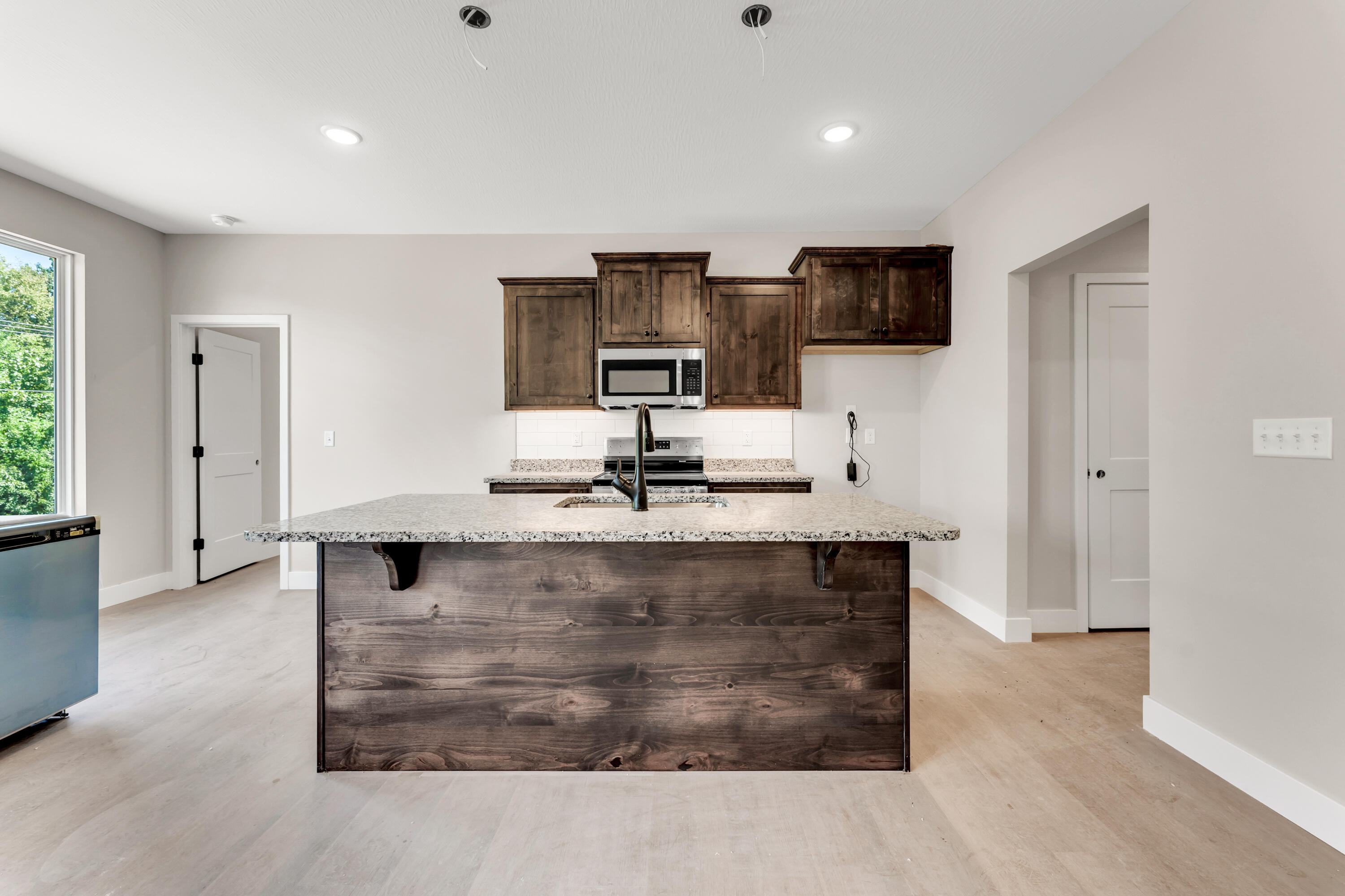 403 East Wright Street Property Photo 9