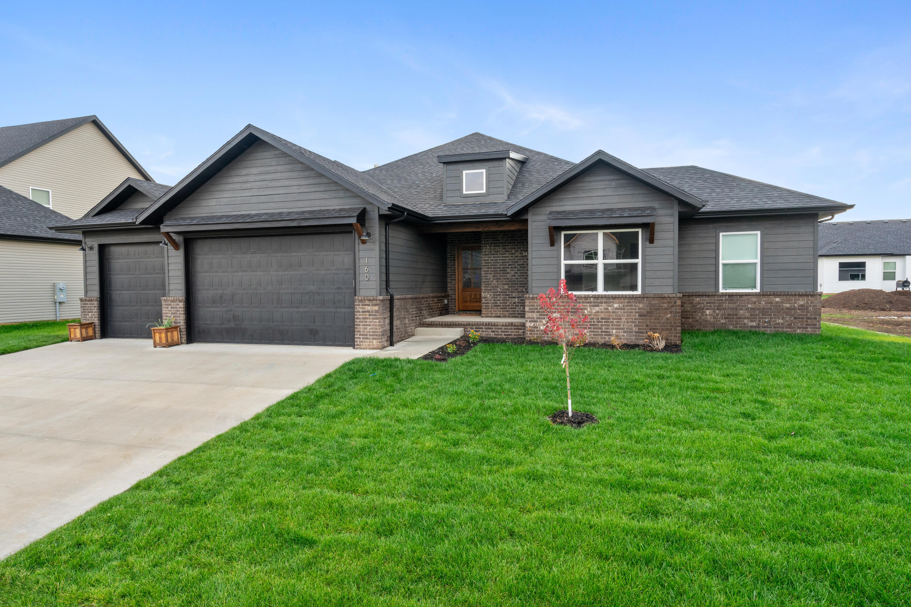 196 East Clayton Lane Property Photo 1