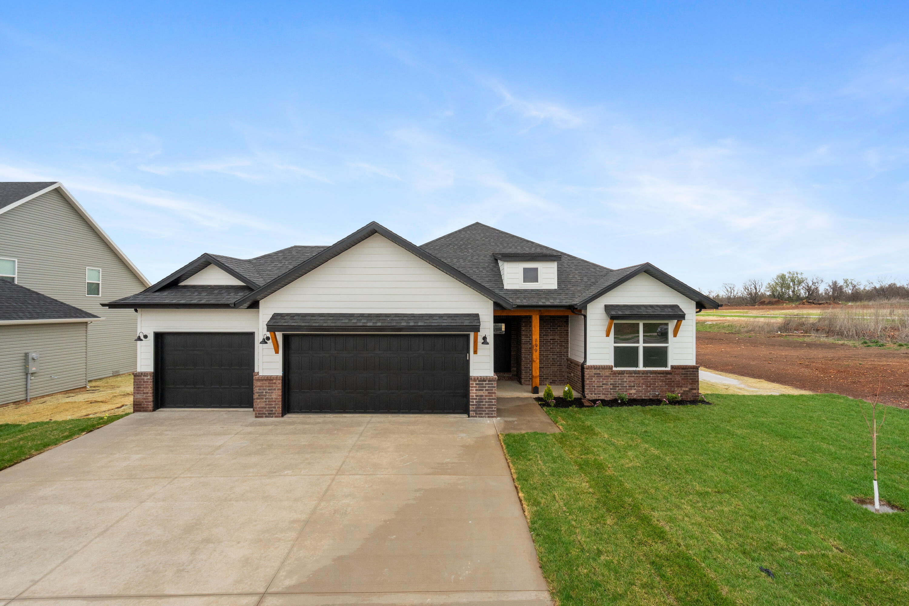 188 East Kelce Lane Property Photo 2