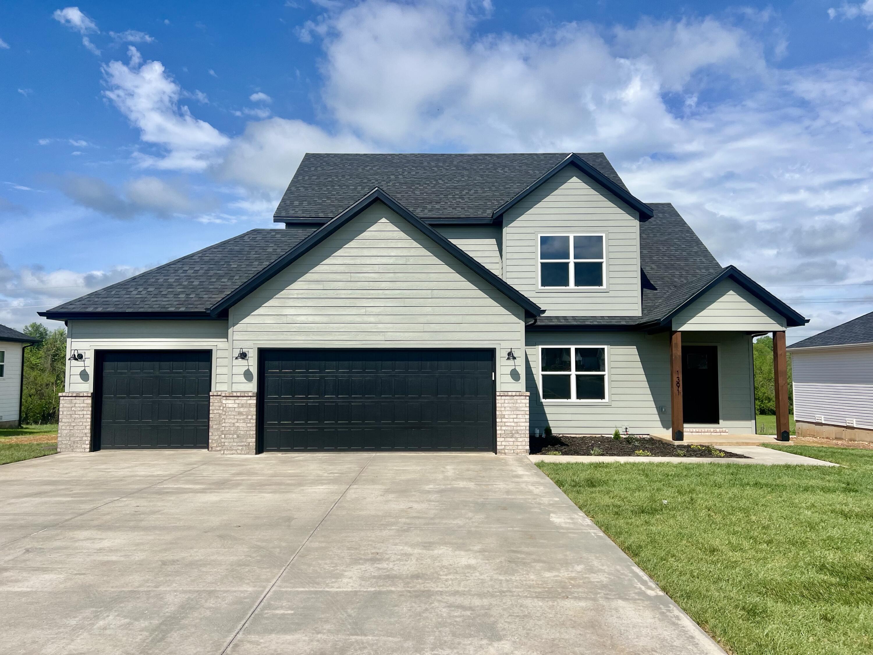 174 East Kelce Lane Property Photo 1