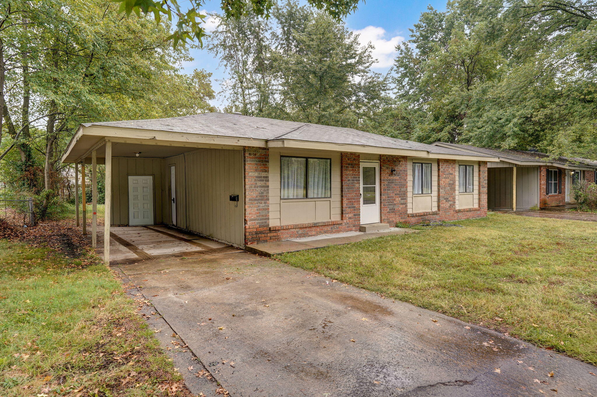 2460 South National Avenue Property Photo 2