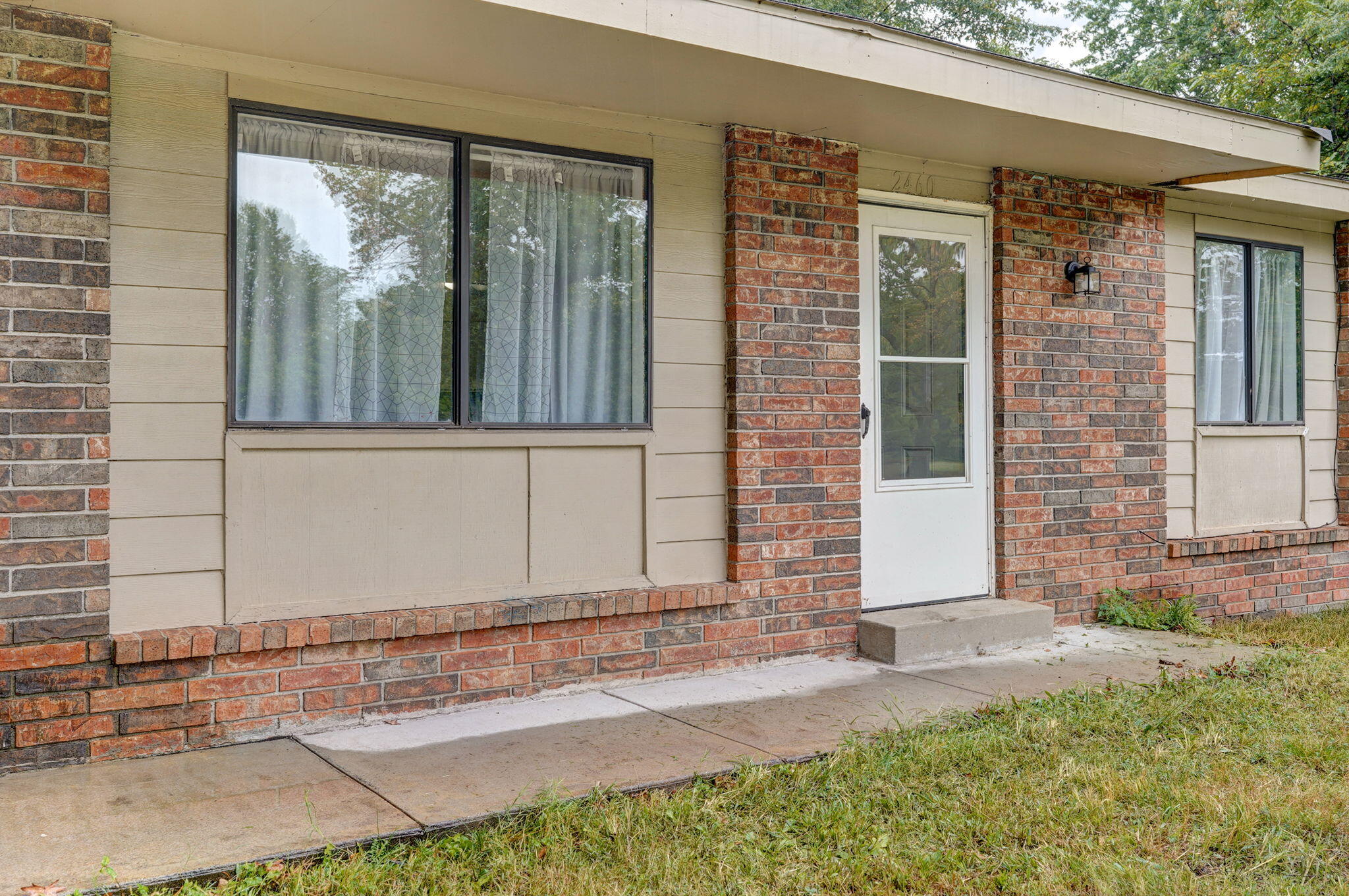 2460 South National Avenue Property Photo 4