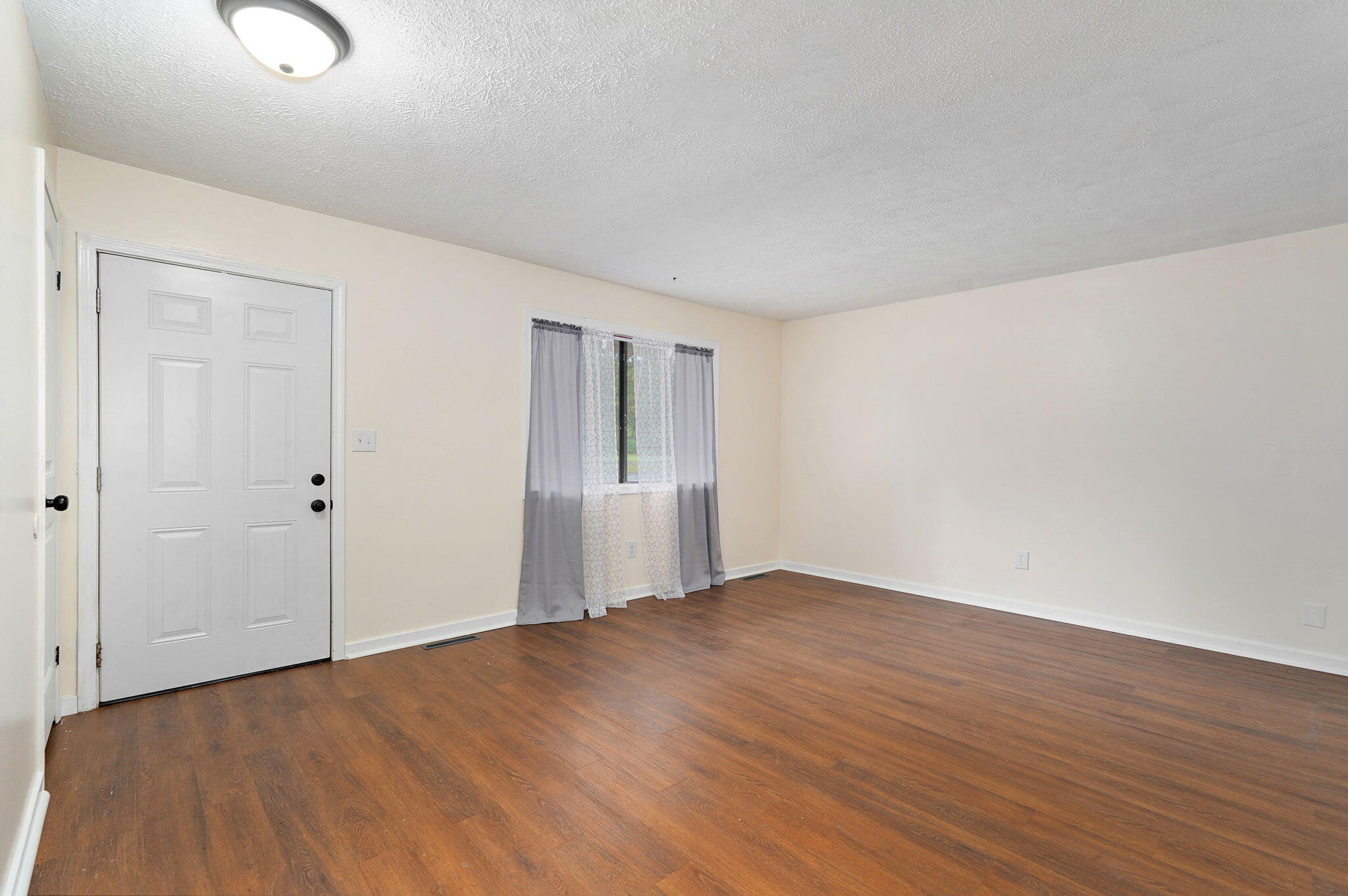 2460 South National Avenue Property Photo 6