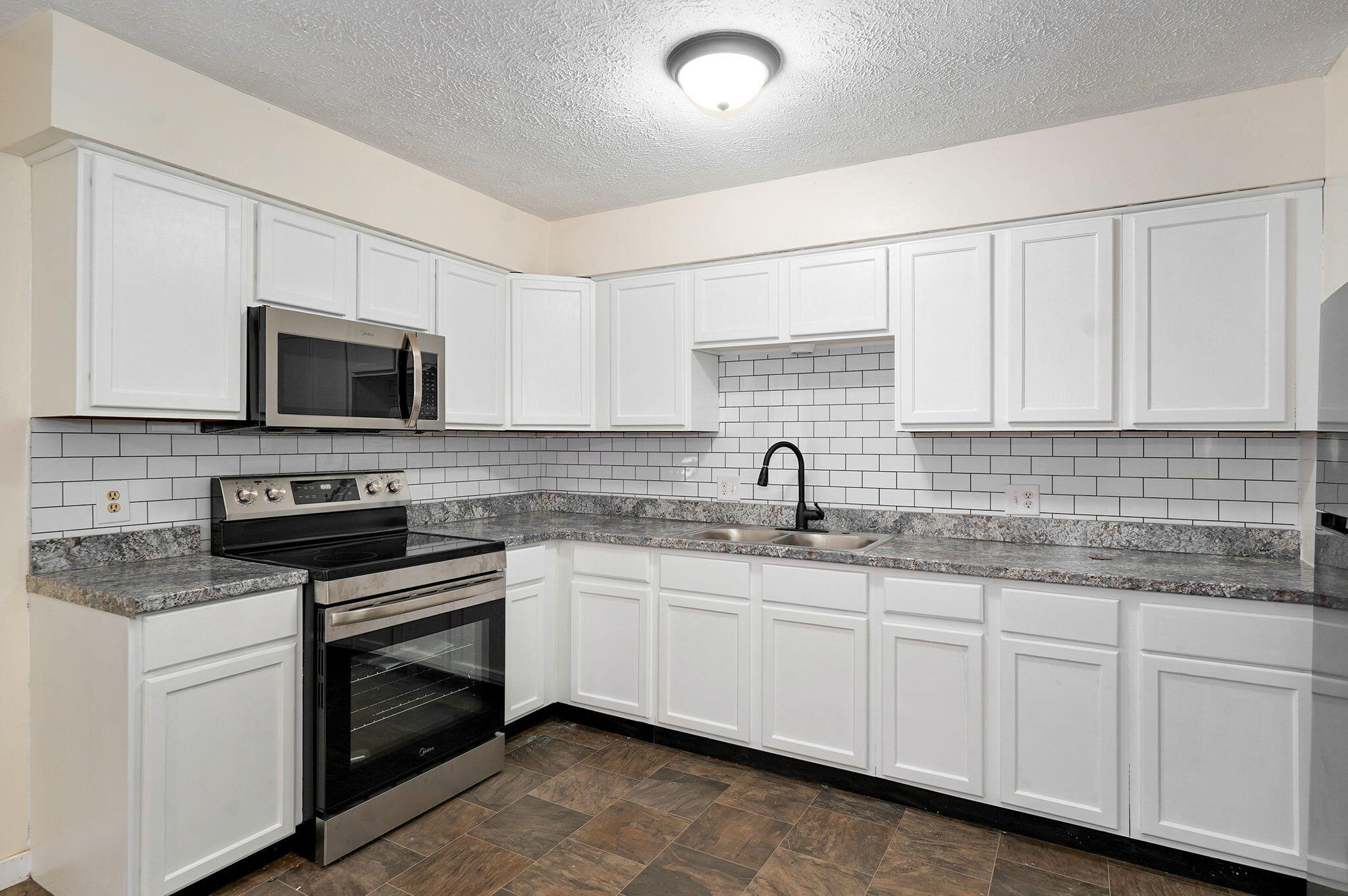 2460 South National Avenue Property Photo 8