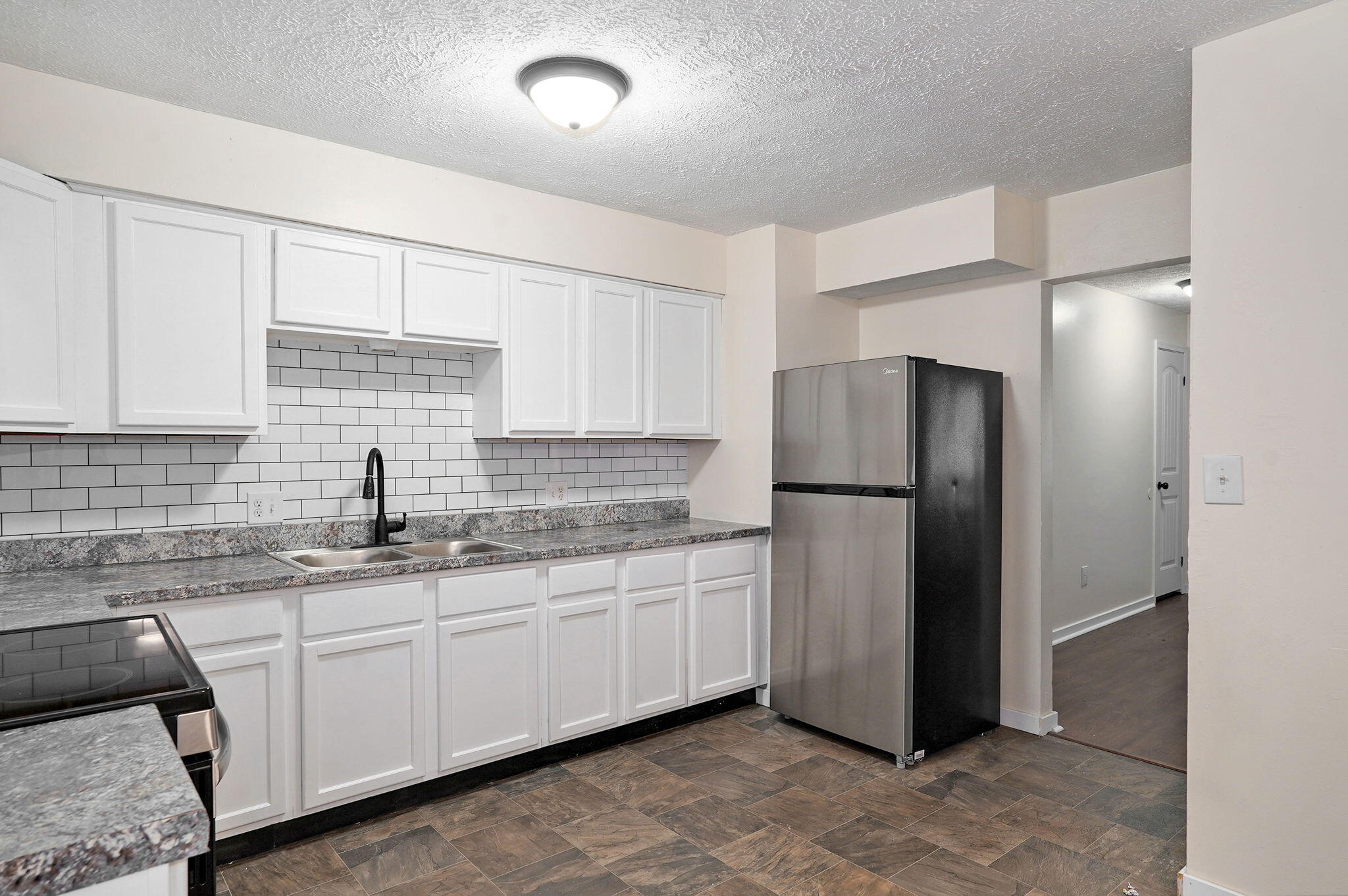 2460 South National Avenue Property Photo 9