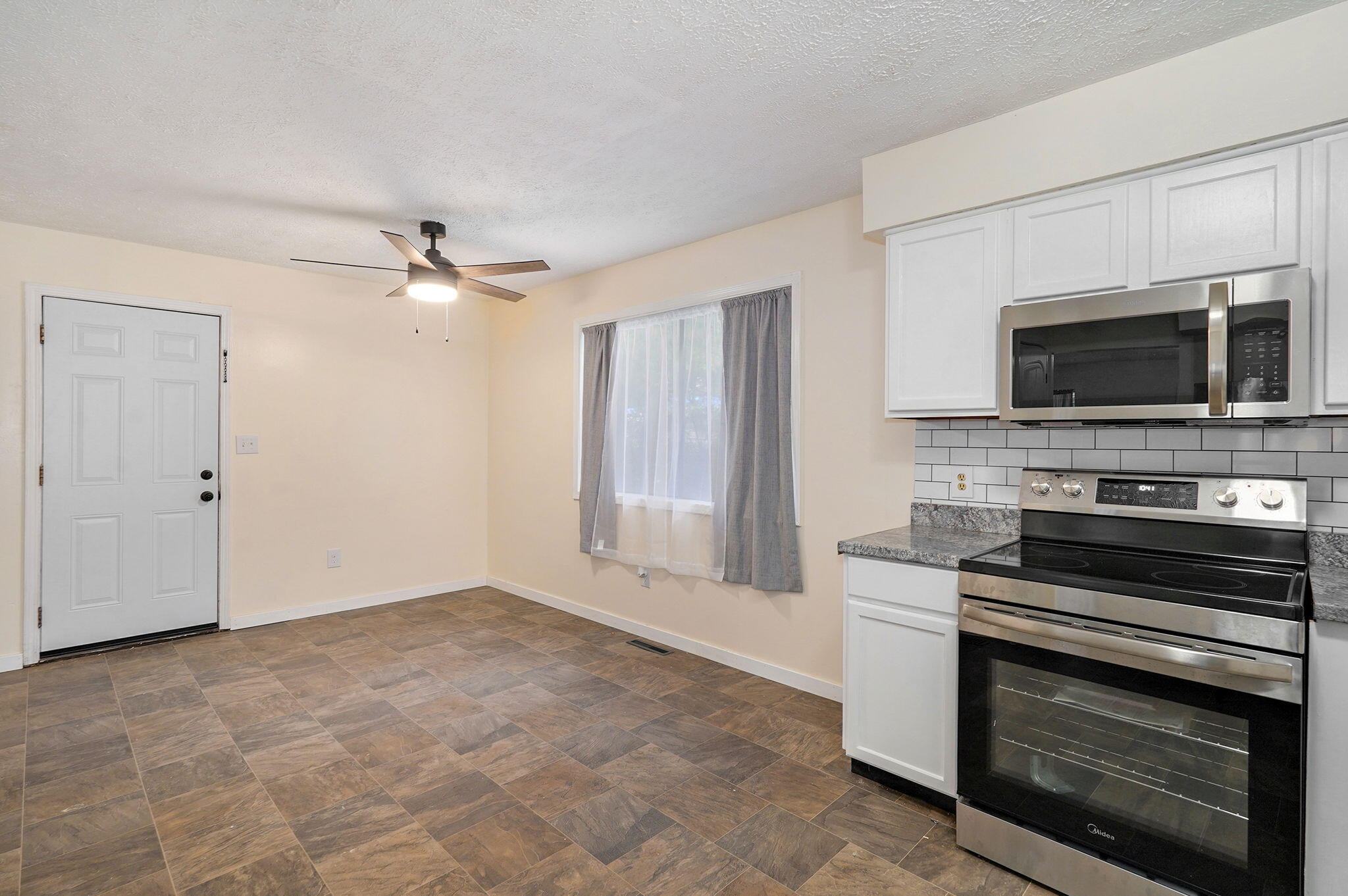 2460 South National Avenue Property Photo 10