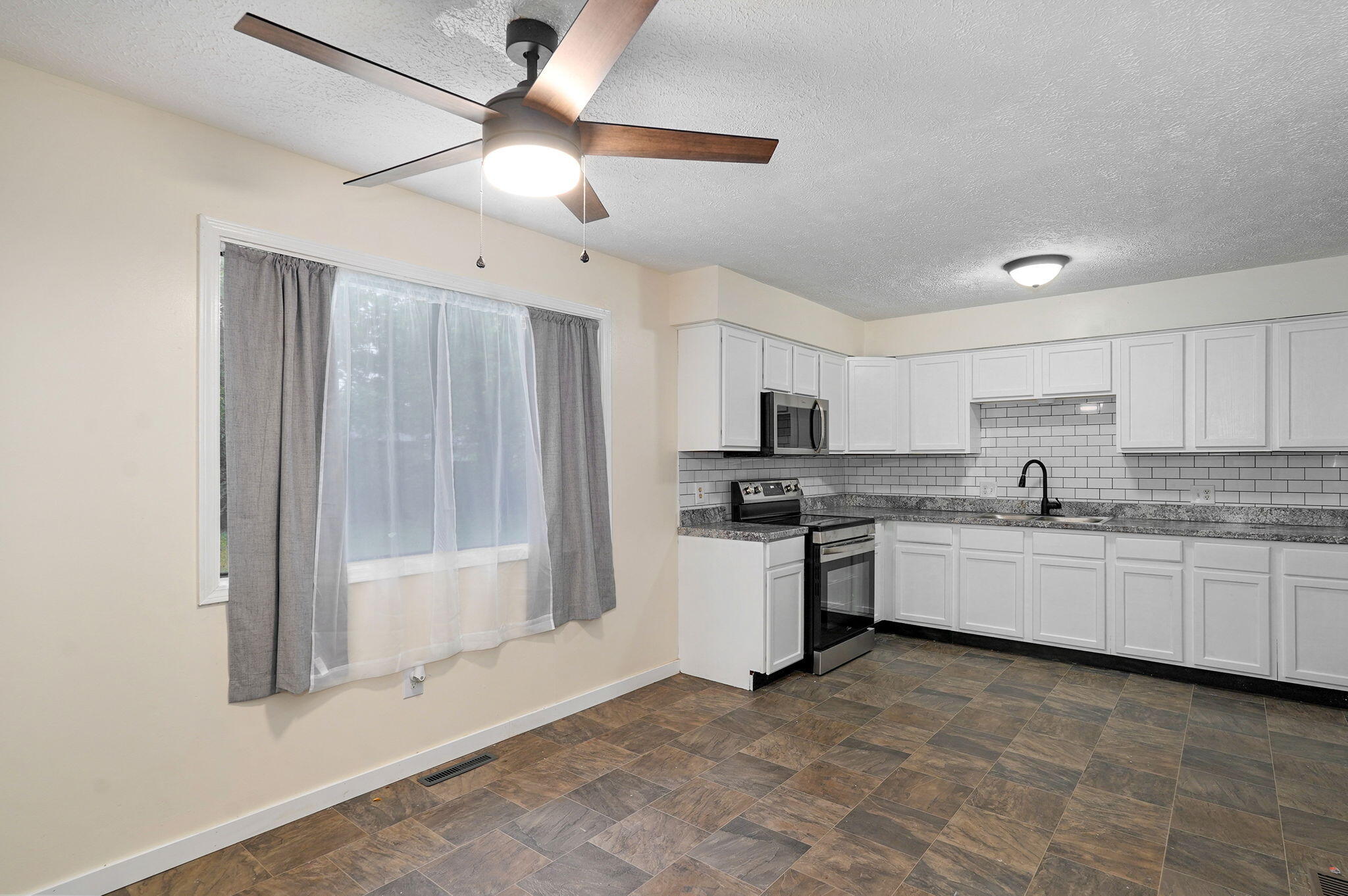 2460 South National Avenue Property Photo 11