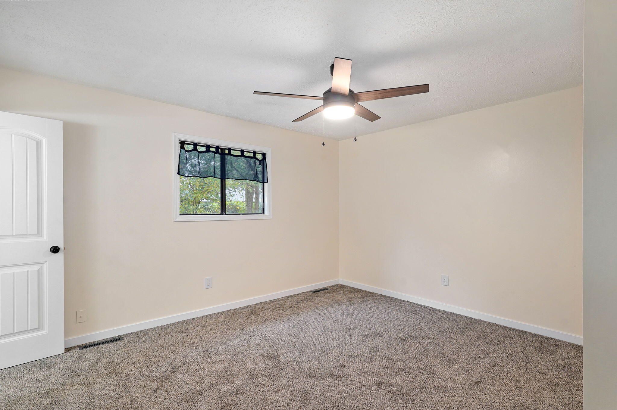 2460 South National Avenue Property Photo 13