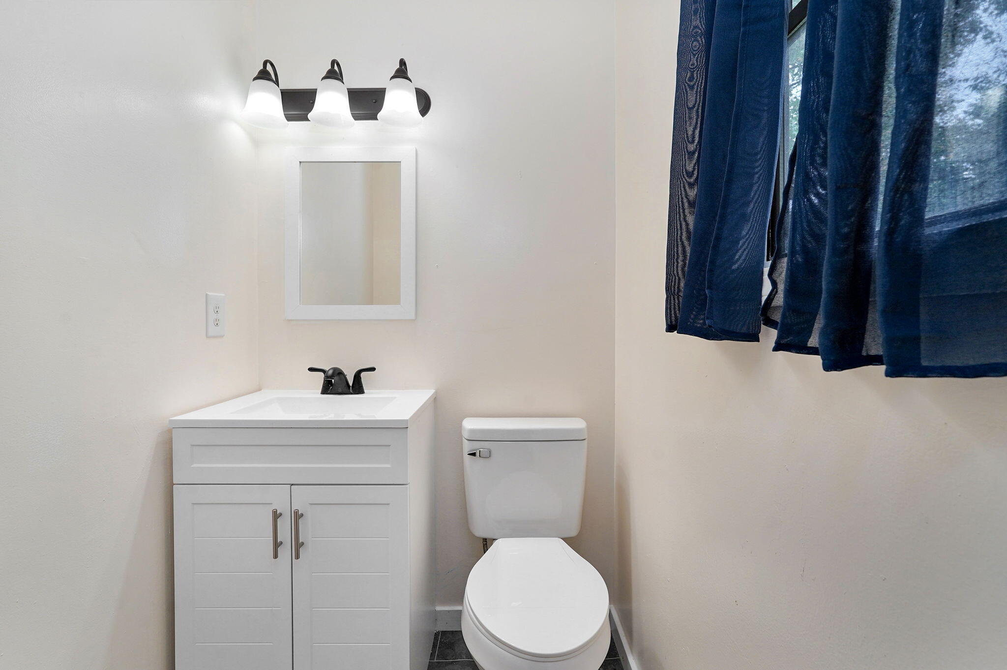 2460 South National Avenue Property Photo 15