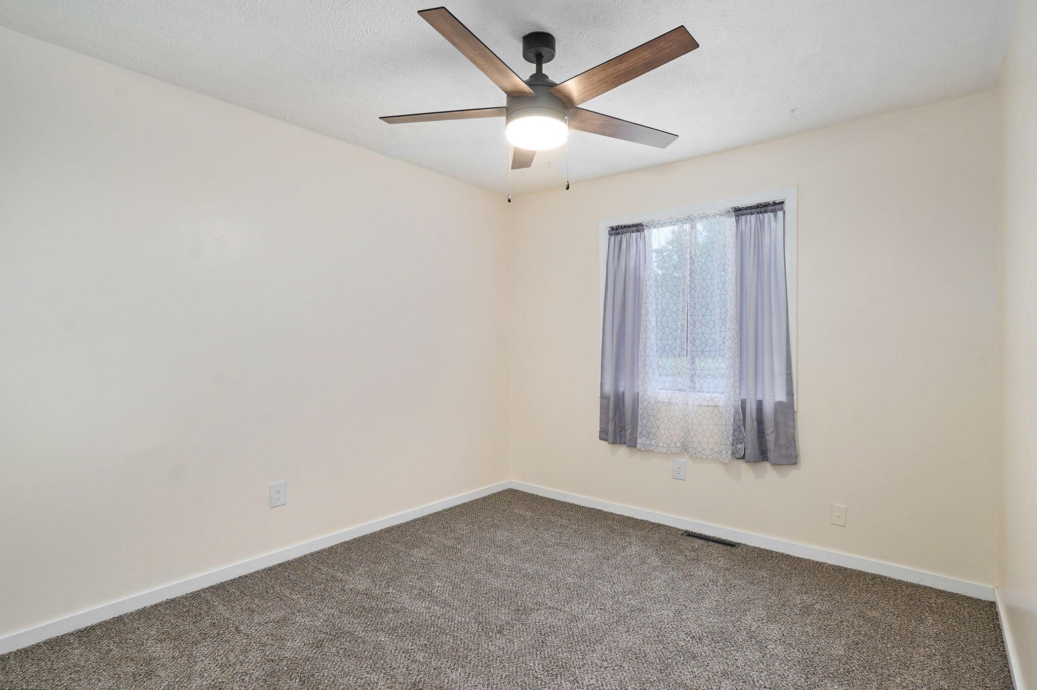 2460 South National Avenue Property Photo 17