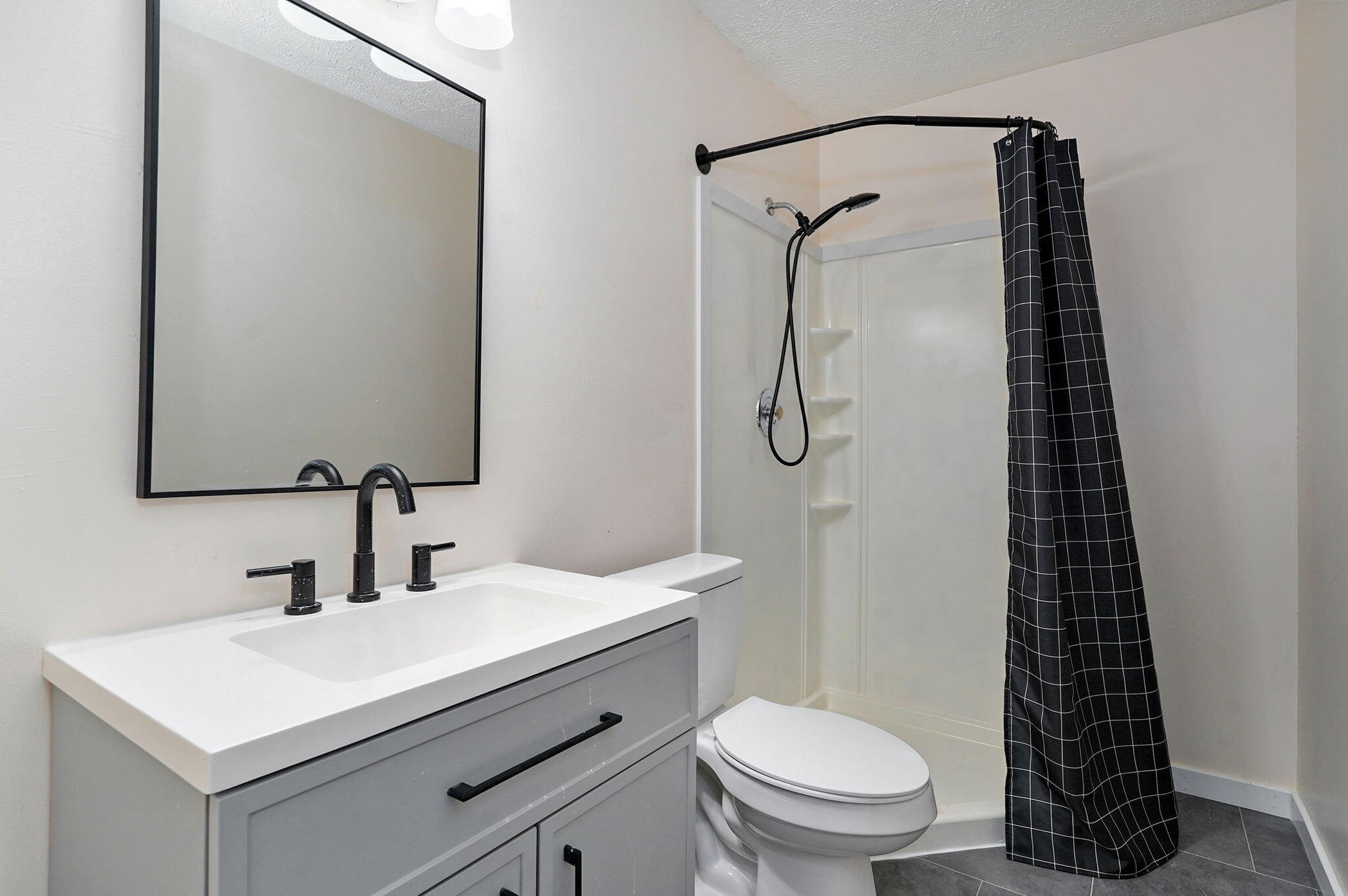 2460 South National Avenue Property Photo 18