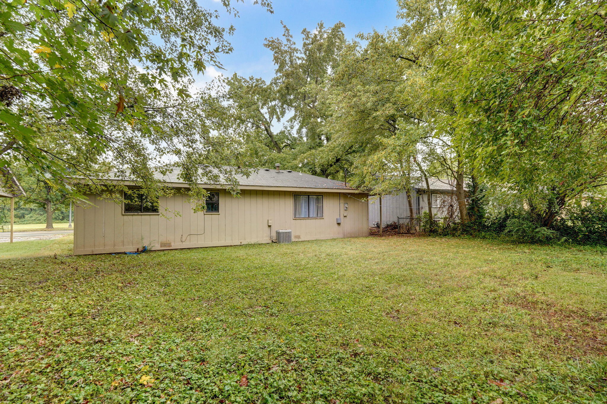 2460 South National Avenue Property Photo 20