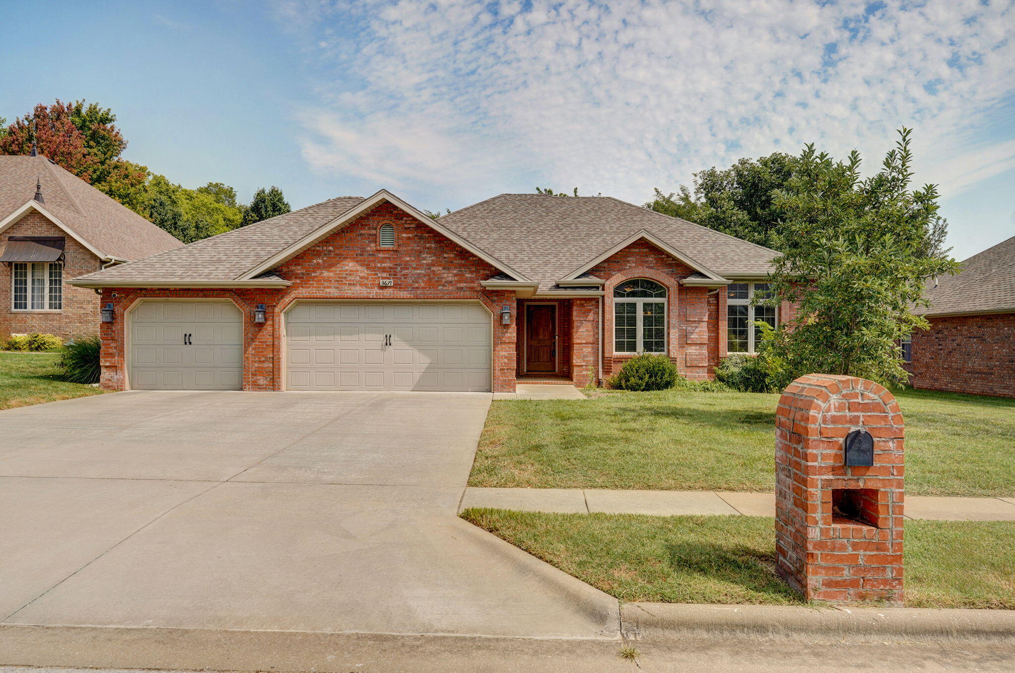 3671 West Broadmoor Street Property Photo 2