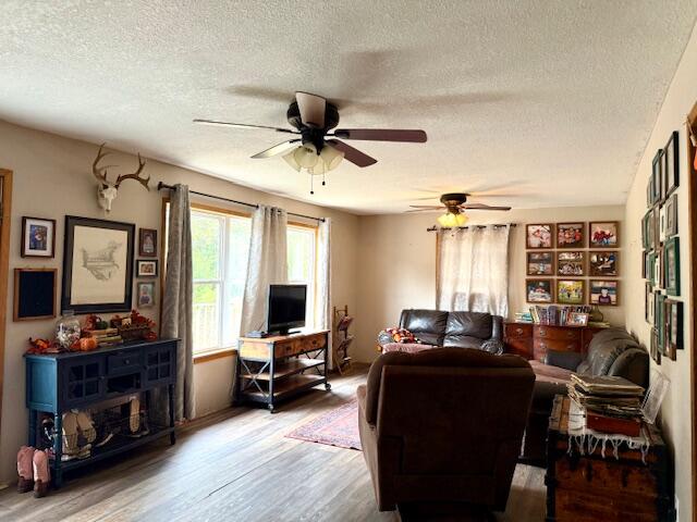 12528 County Road 610 Property Photo 8