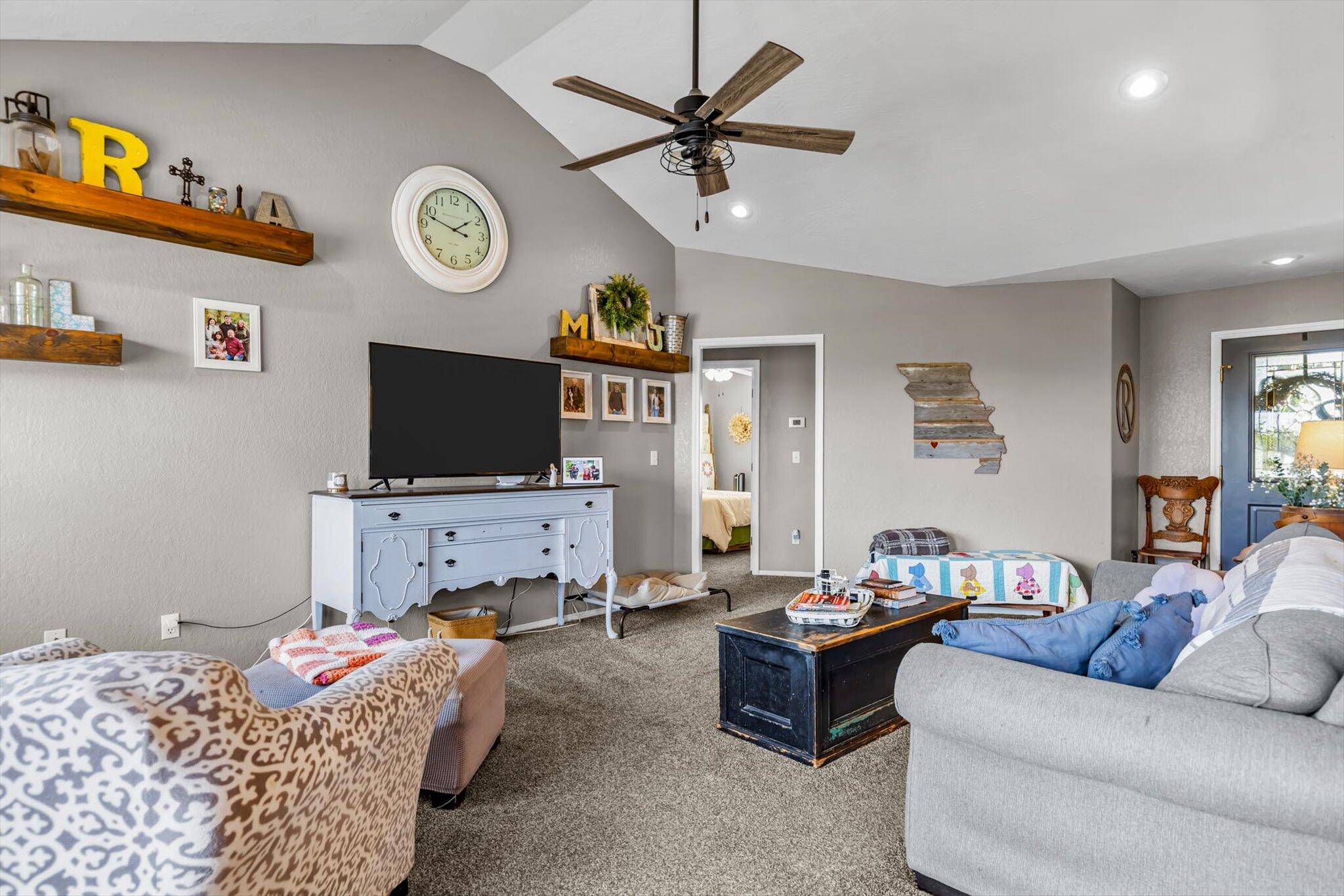 415 Coyote Ridge Drive Property Photo 9