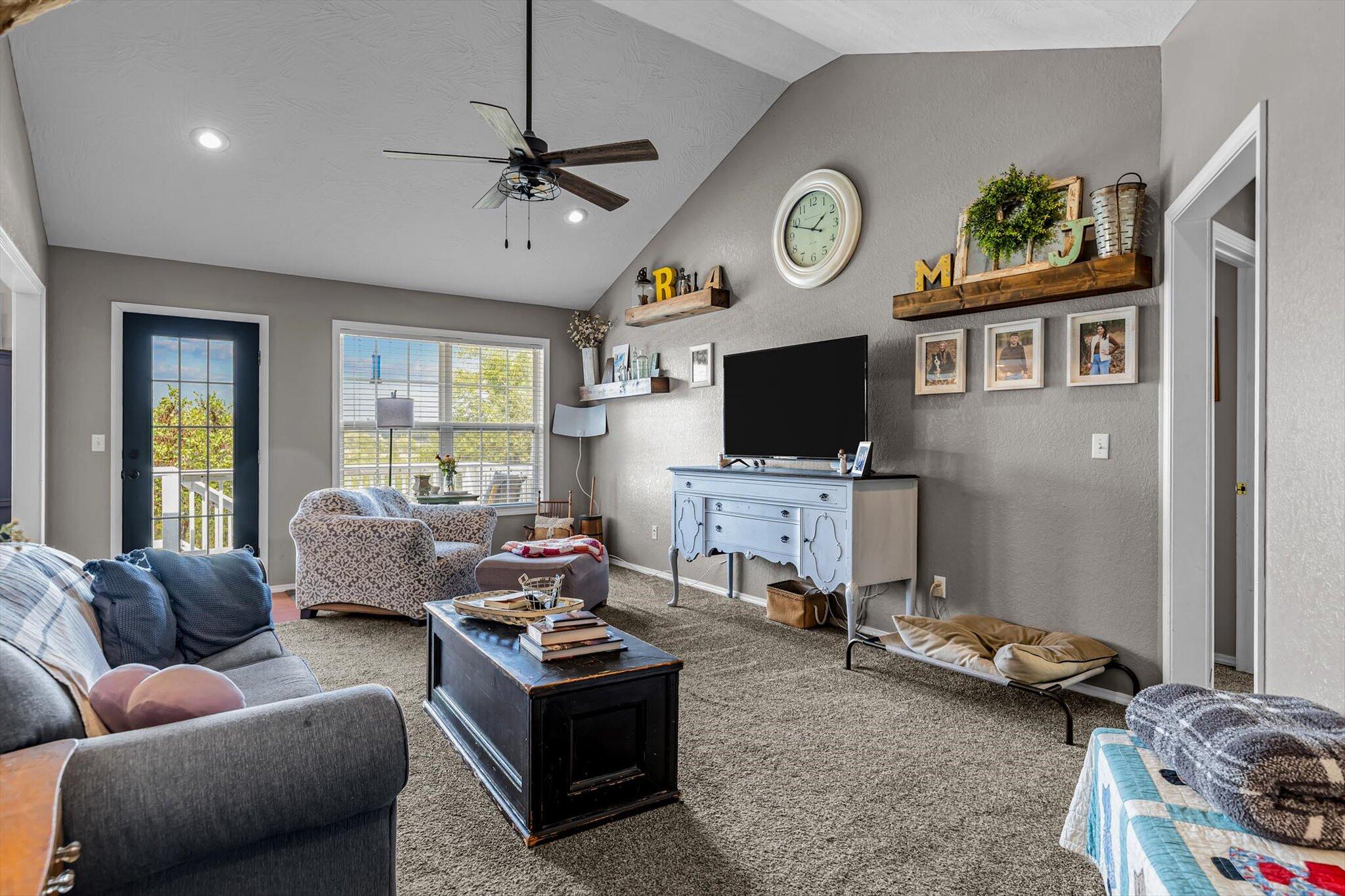 415 Coyote Ridge Drive Property Photo 11