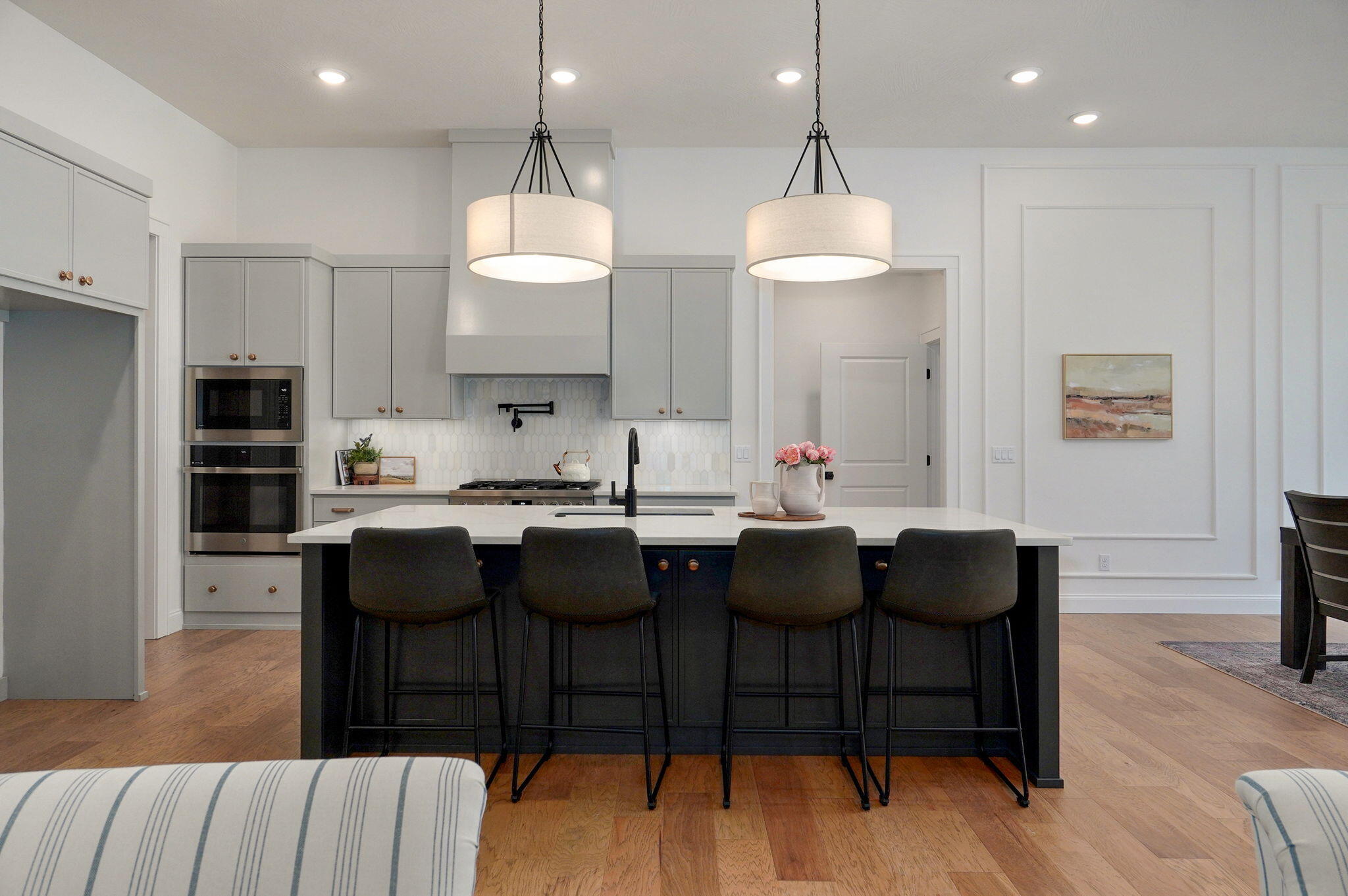 3945 East Woodhue Street Property Photo 12