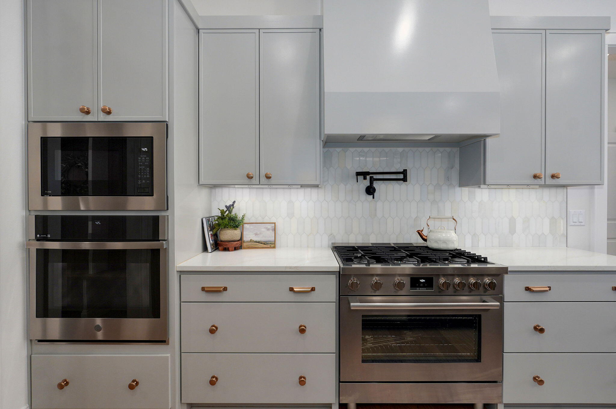 3945 East Woodhue Street Property Photo 17