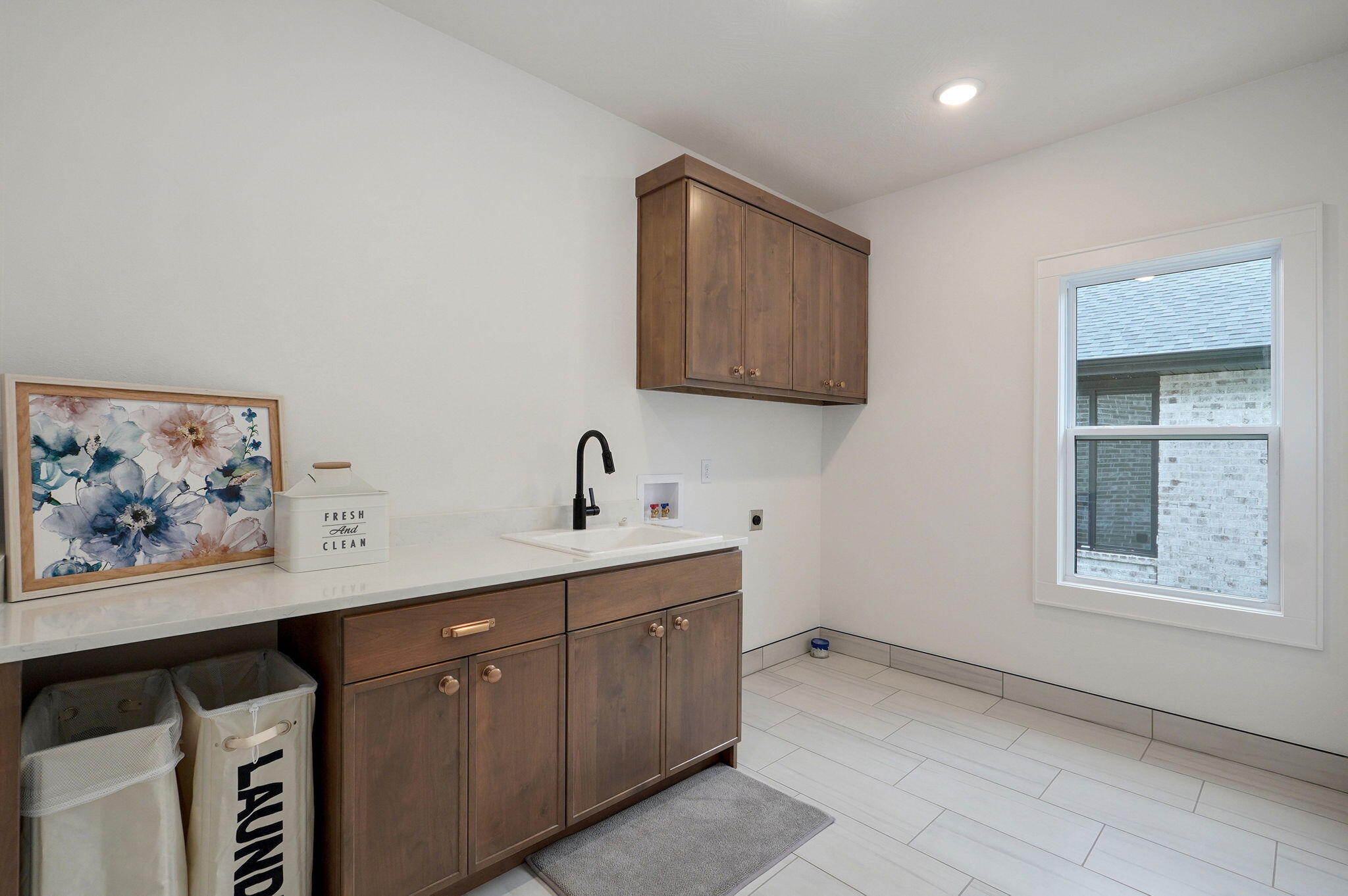 3945 East Woodhue Street Property Photo 32