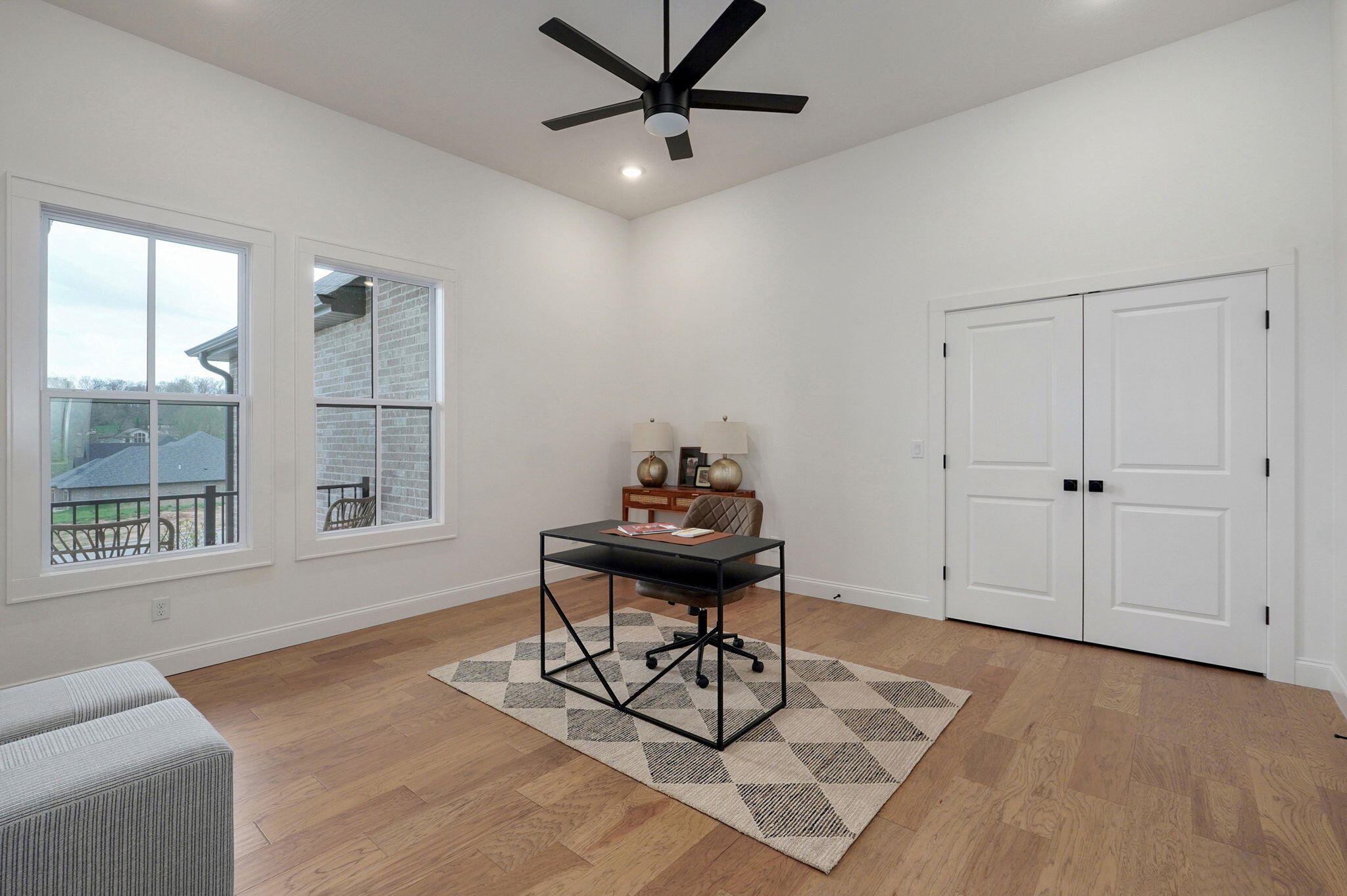 3945 East Woodhue Street Property Photo 33