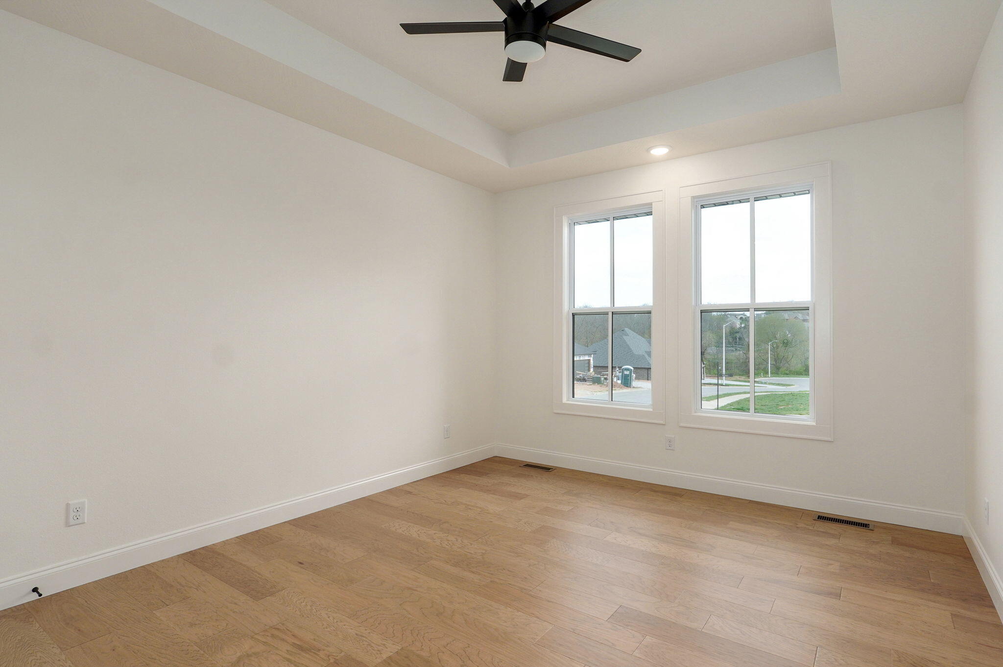 3945 East Woodhue Street Property Photo 34