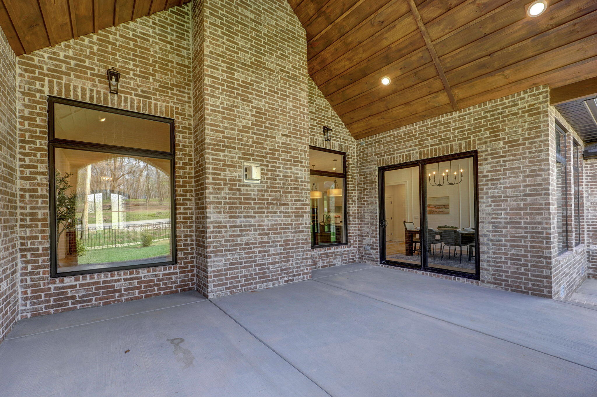 3945 East Woodhue Street Property Photo 39