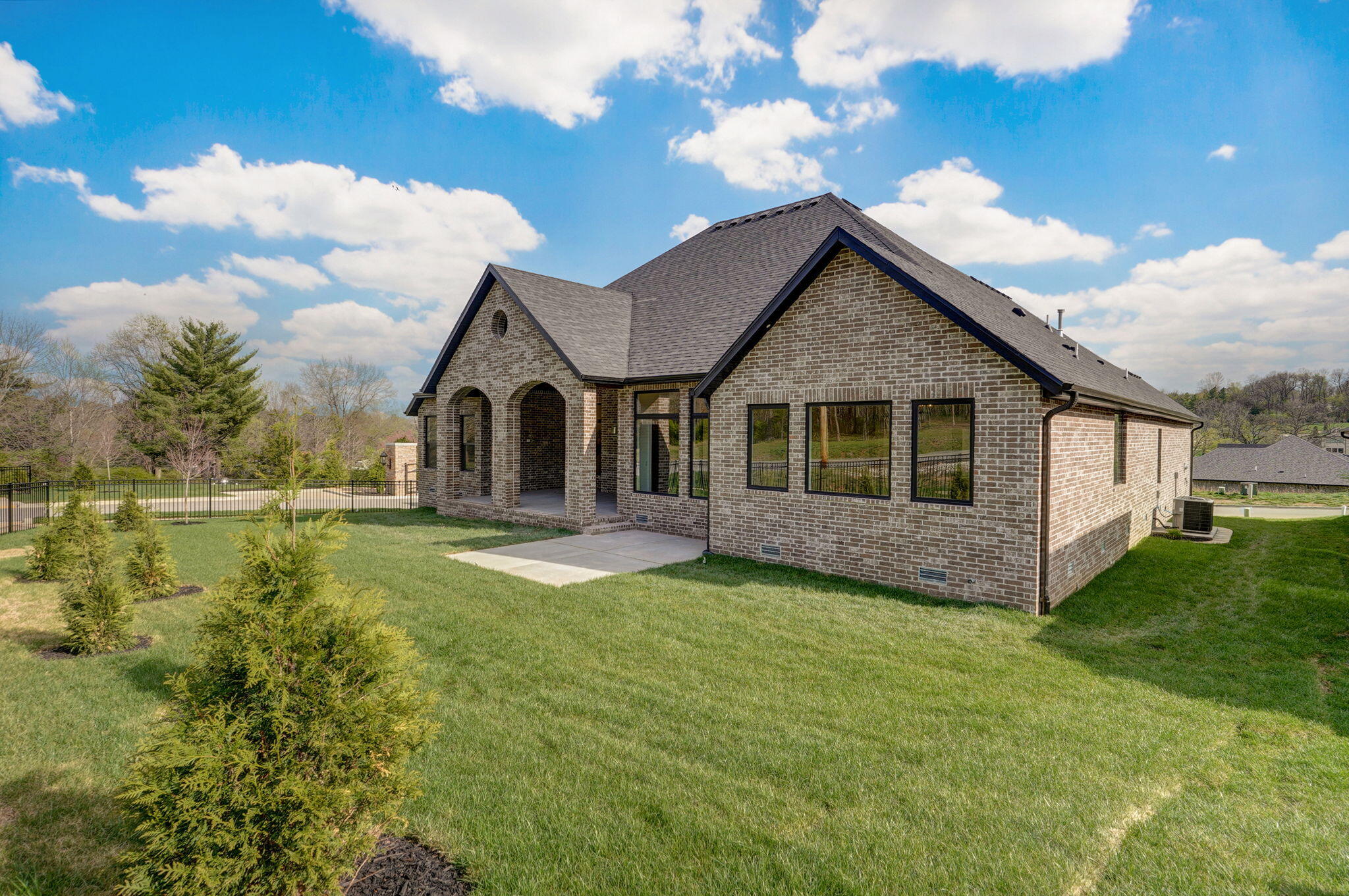 3945 East Woodhue Street Property Photo 41