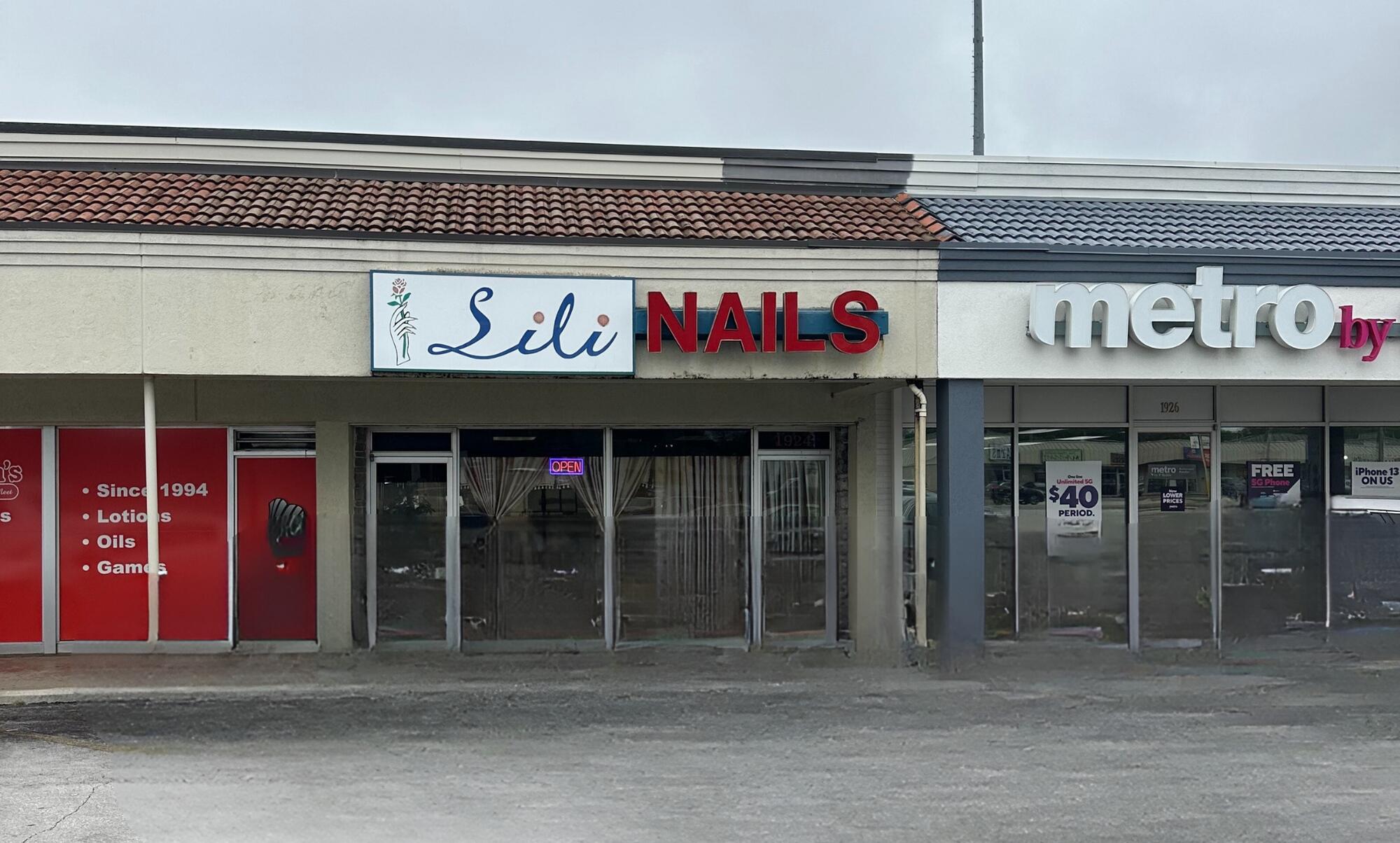 1924 South Glenstone Avenue Property Photo 1