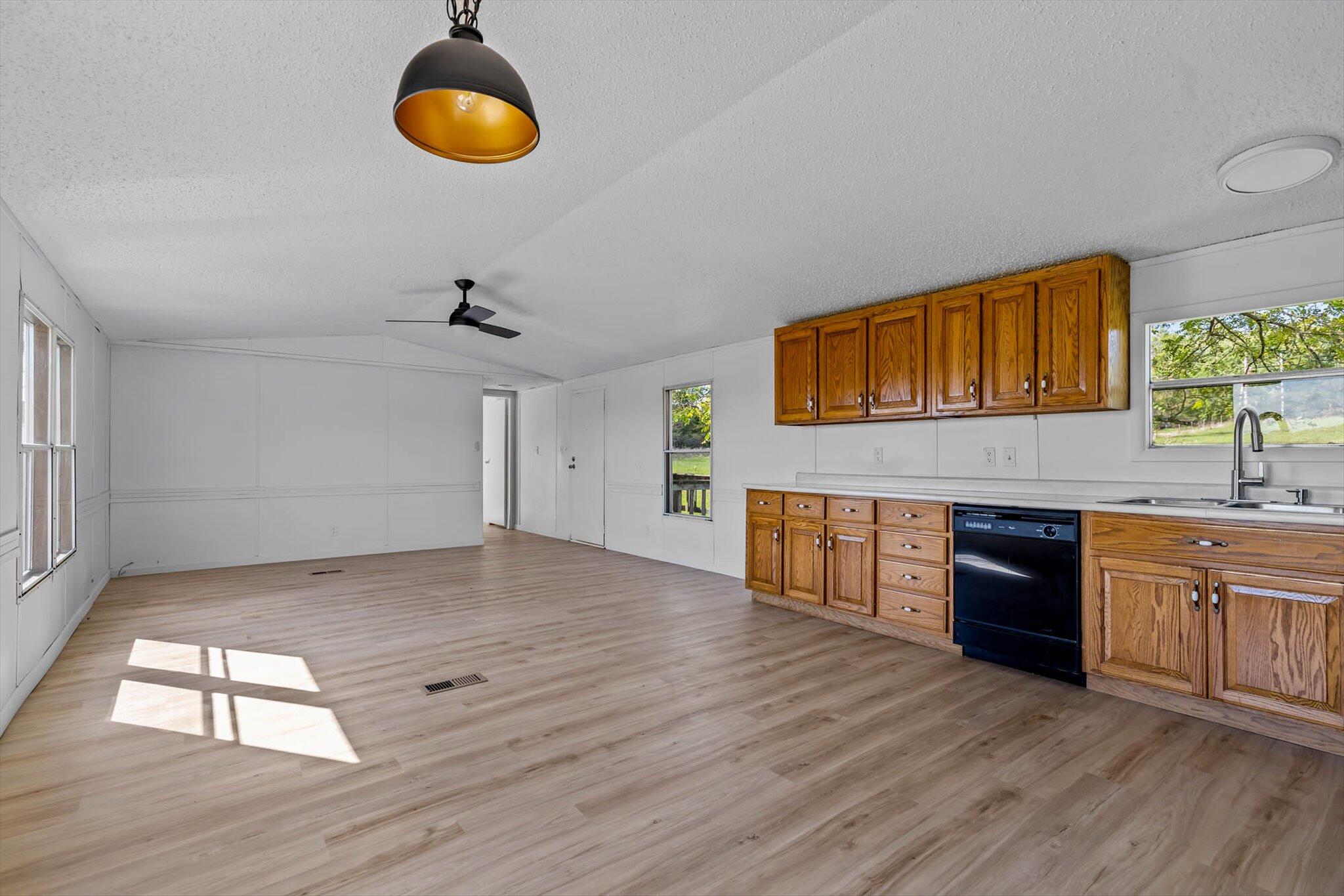 1494 County Road 2690 Property Photo 5