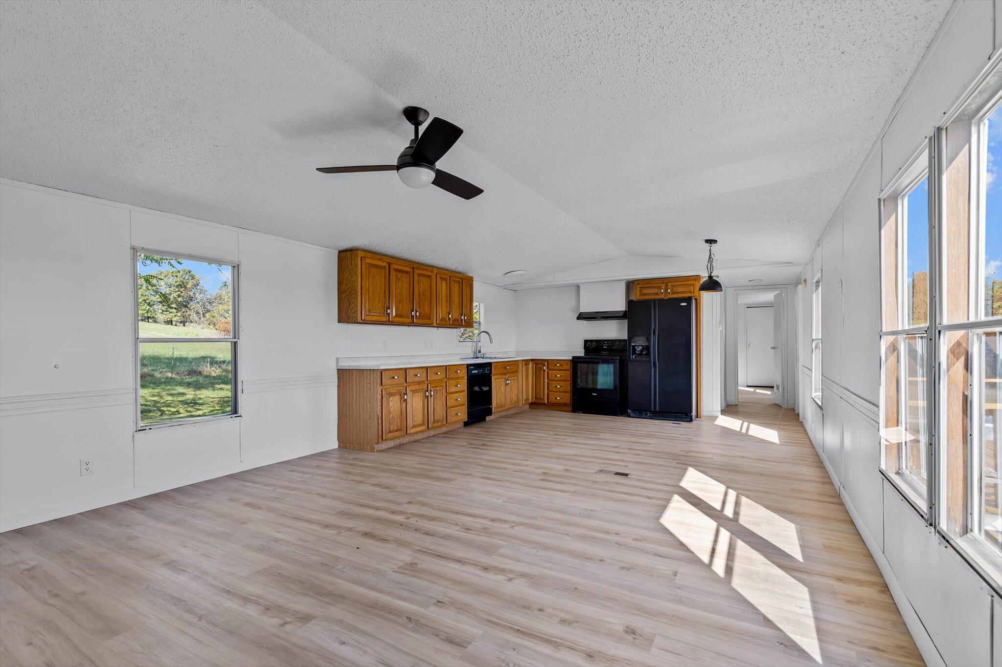 1494 County Road 2690 Property Photo 7