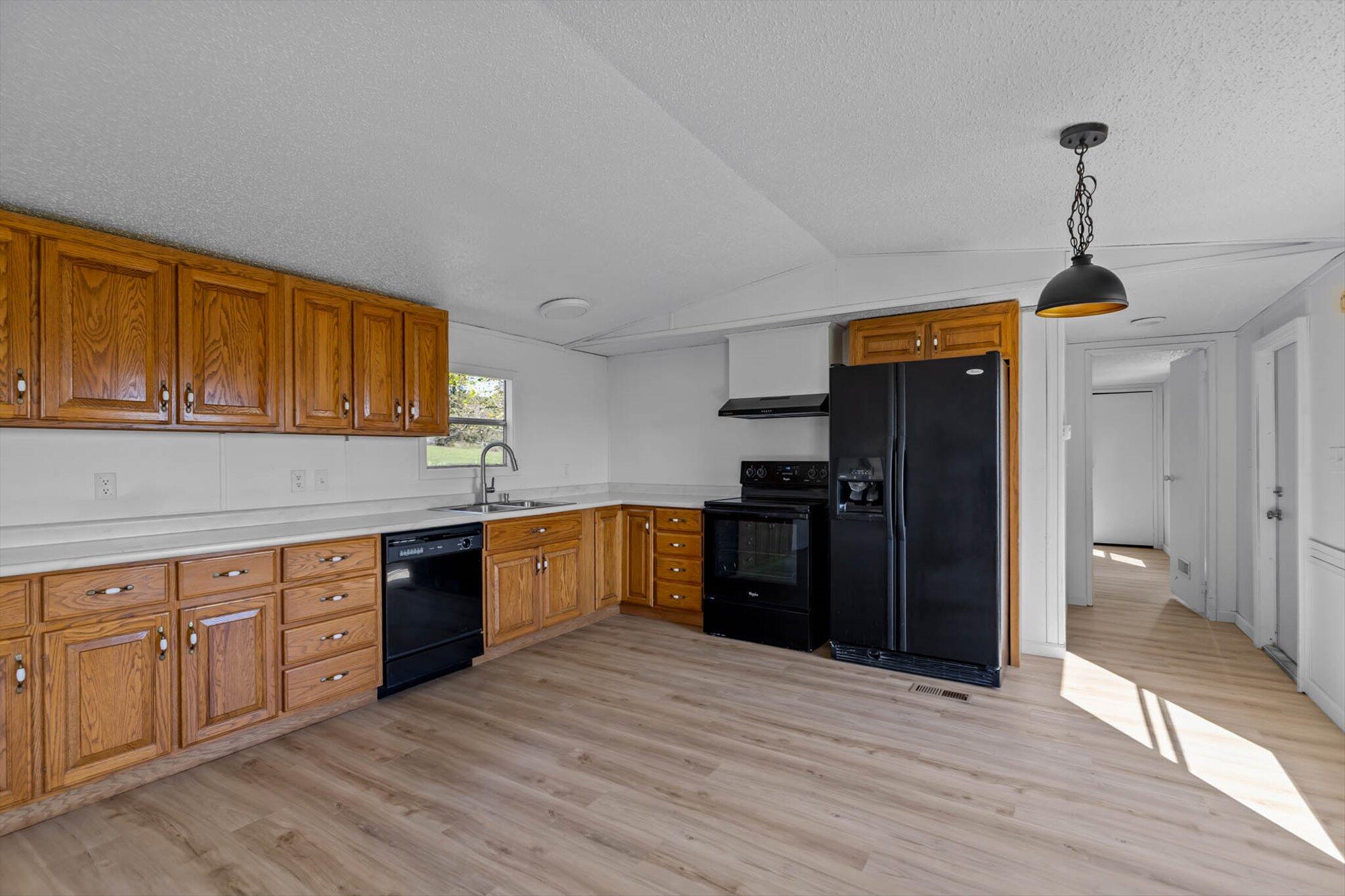 1494 County Road 2690 Property Photo 9