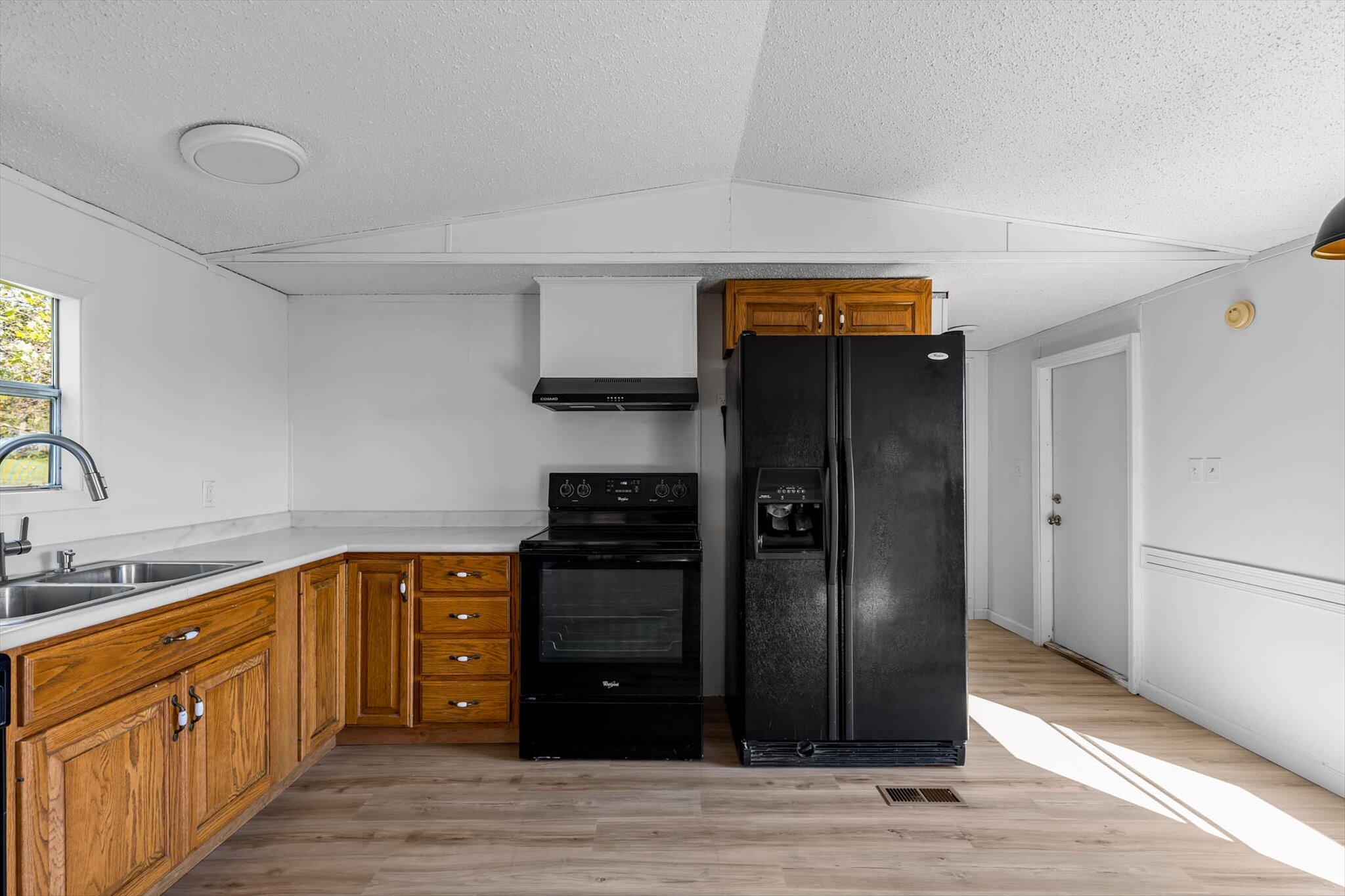 1494 County Road 2690 Property Photo 11