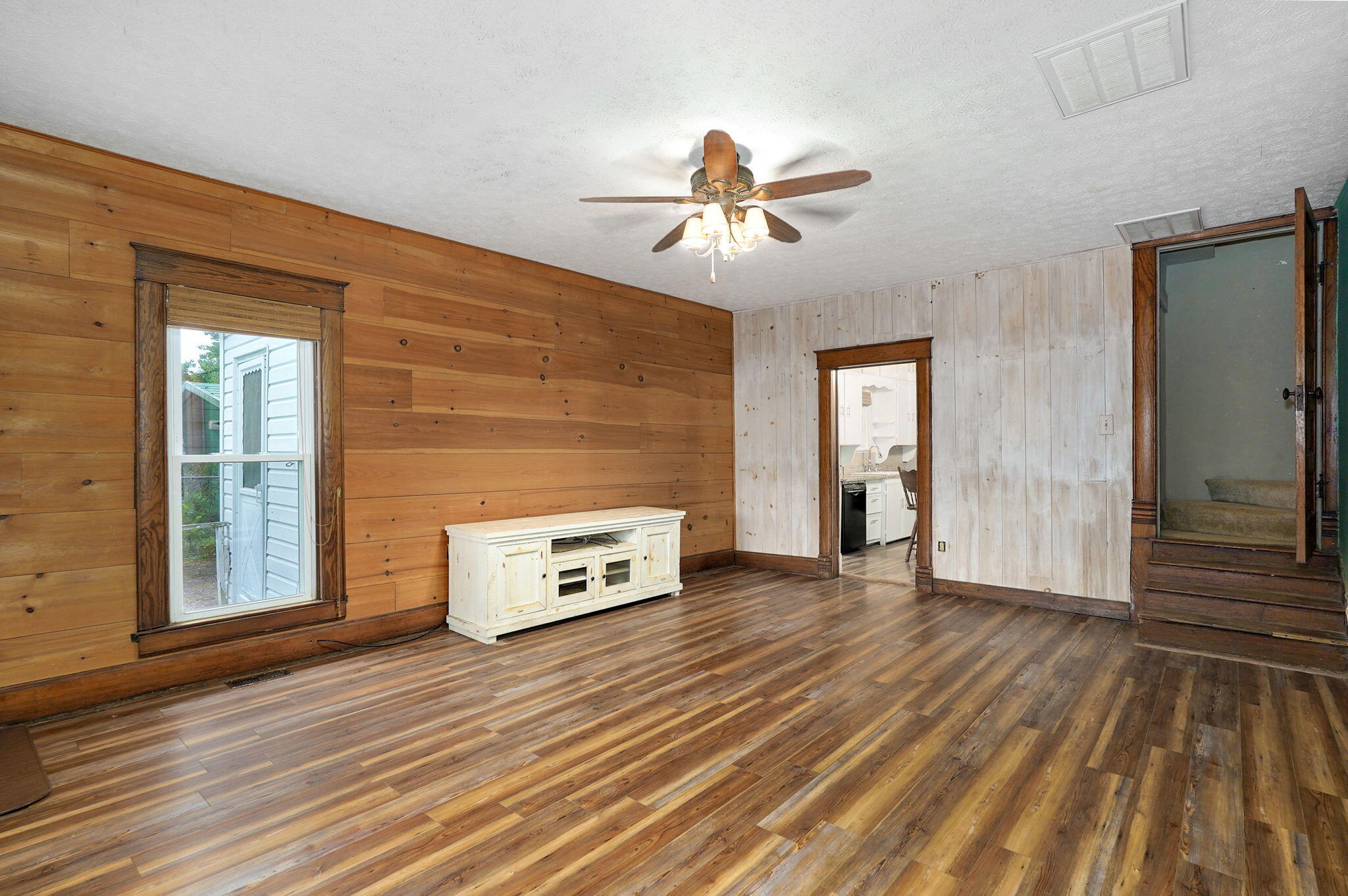 1642 West Inman Road Property Photo 5