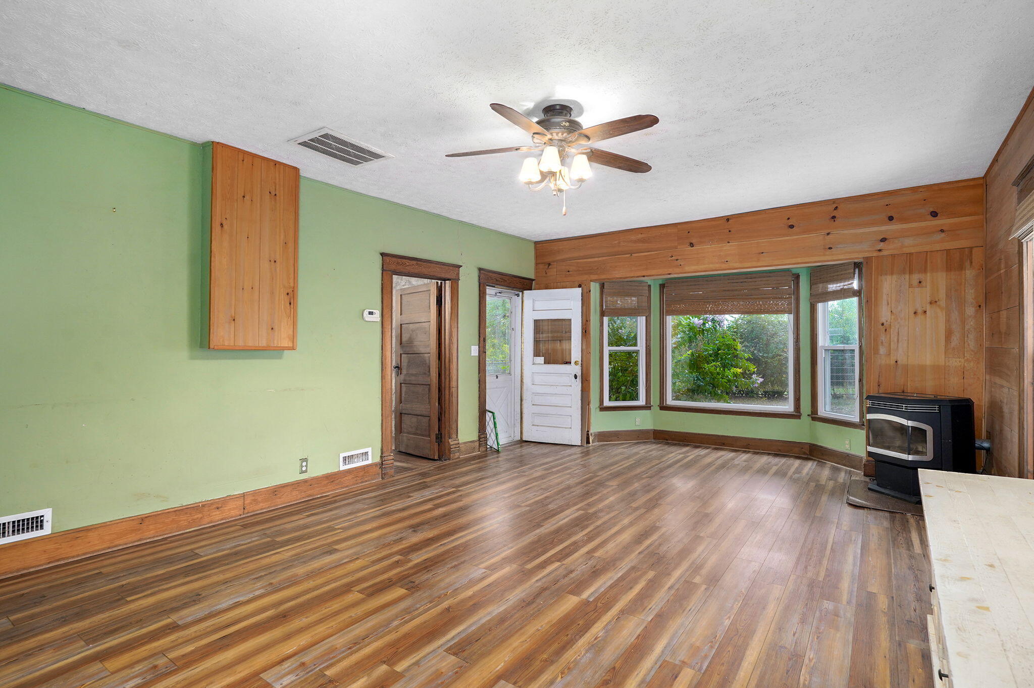 1642 West Inman Road Property Photo 6