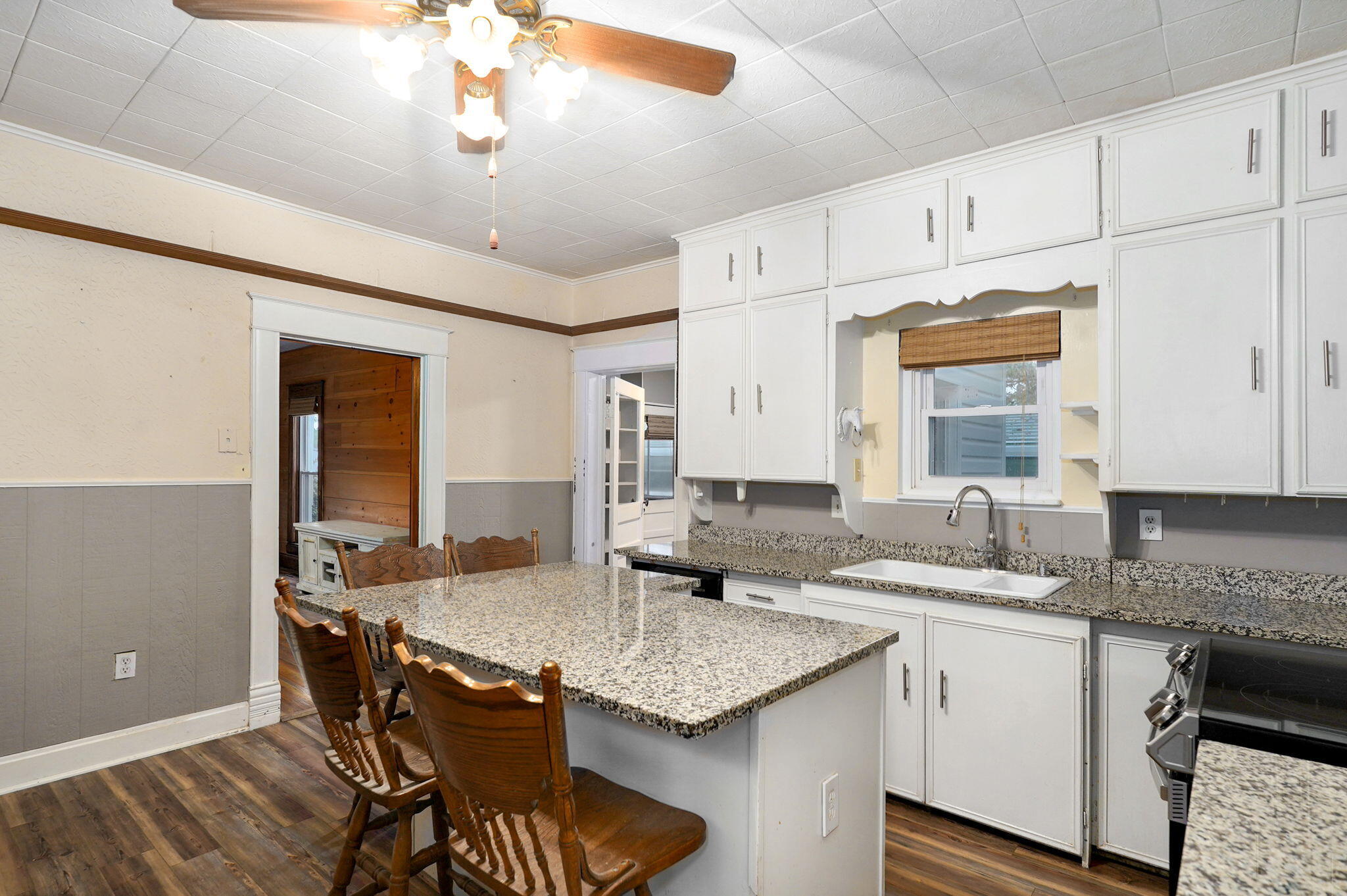 1642 West Inman Road Property Photo 7