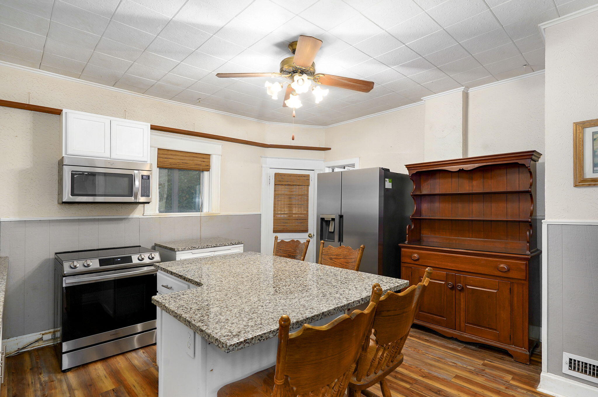 1642 West Inman Road Property Photo 8