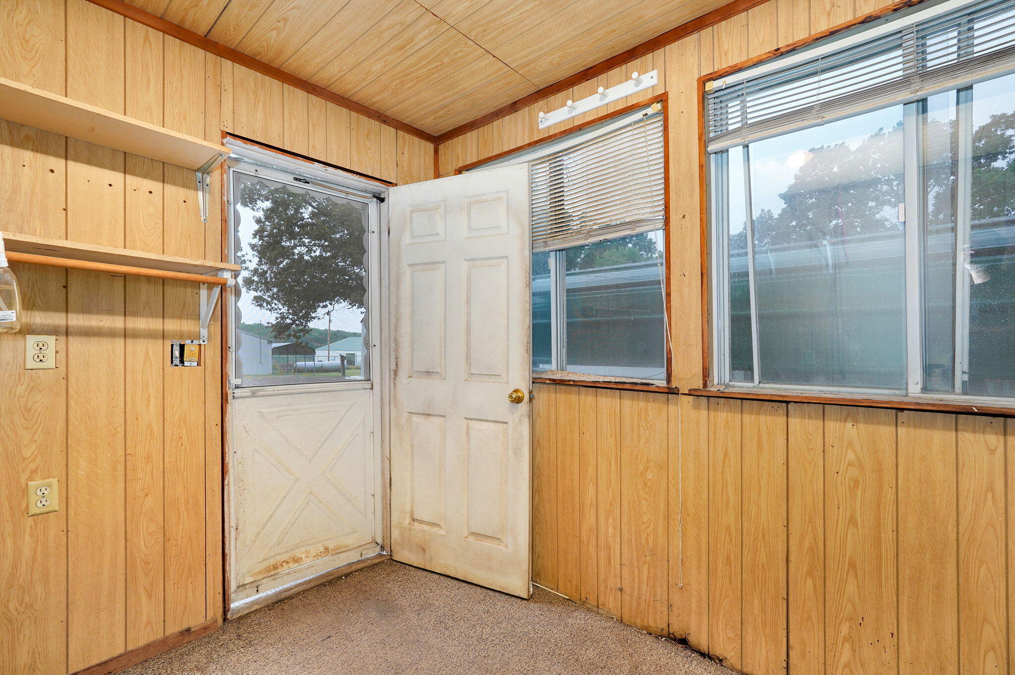 1642 West Inman Road Property Photo 11