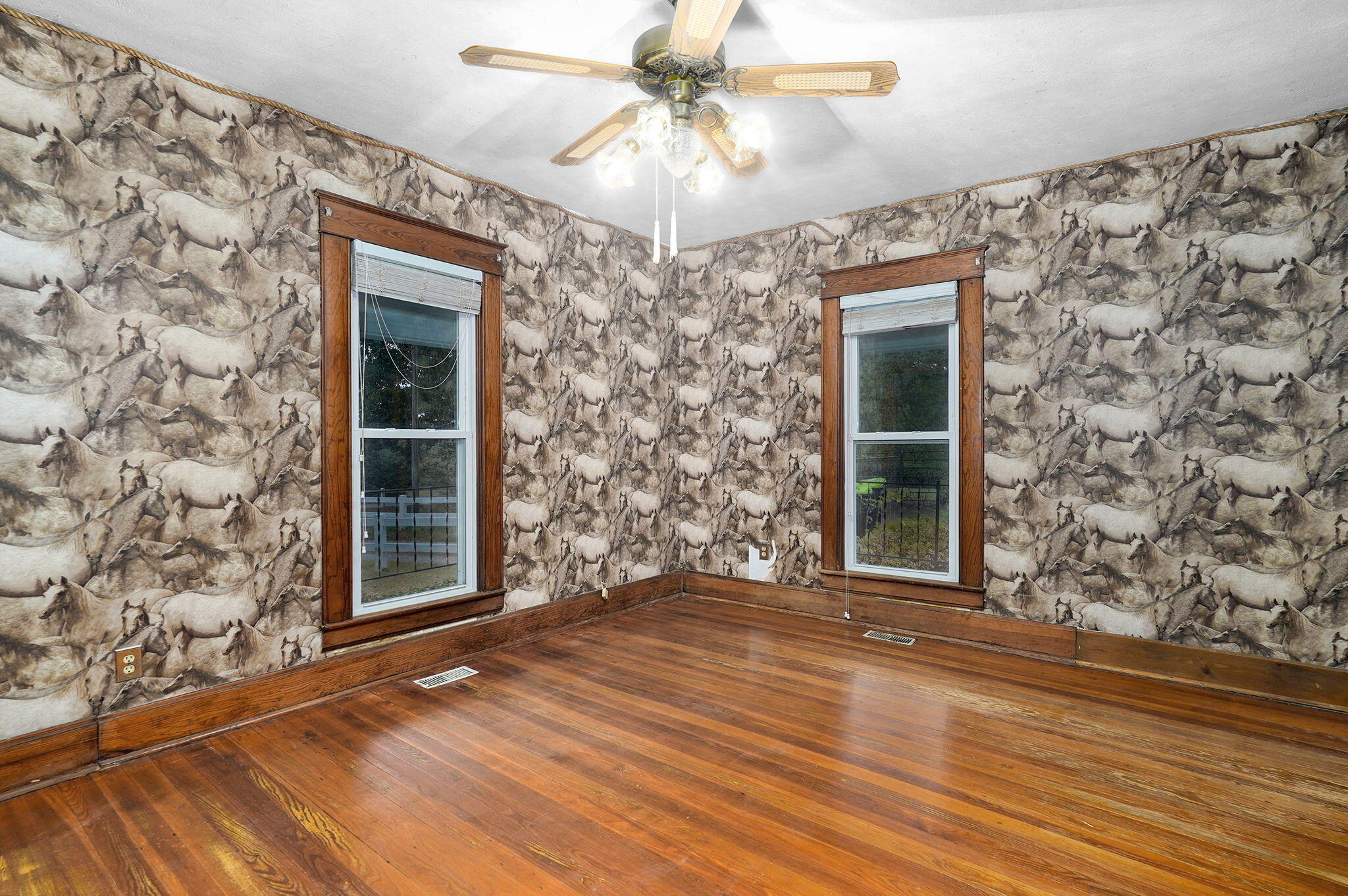 1642 West Inman Road Property Photo 12