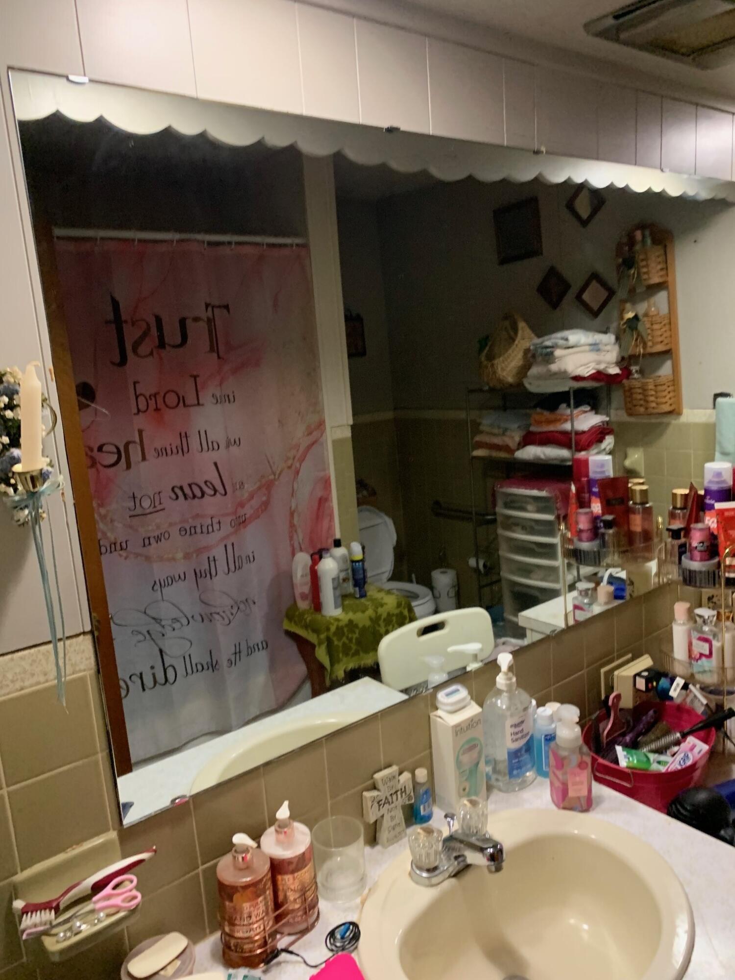 530 West Commercial Street Property Photo 12