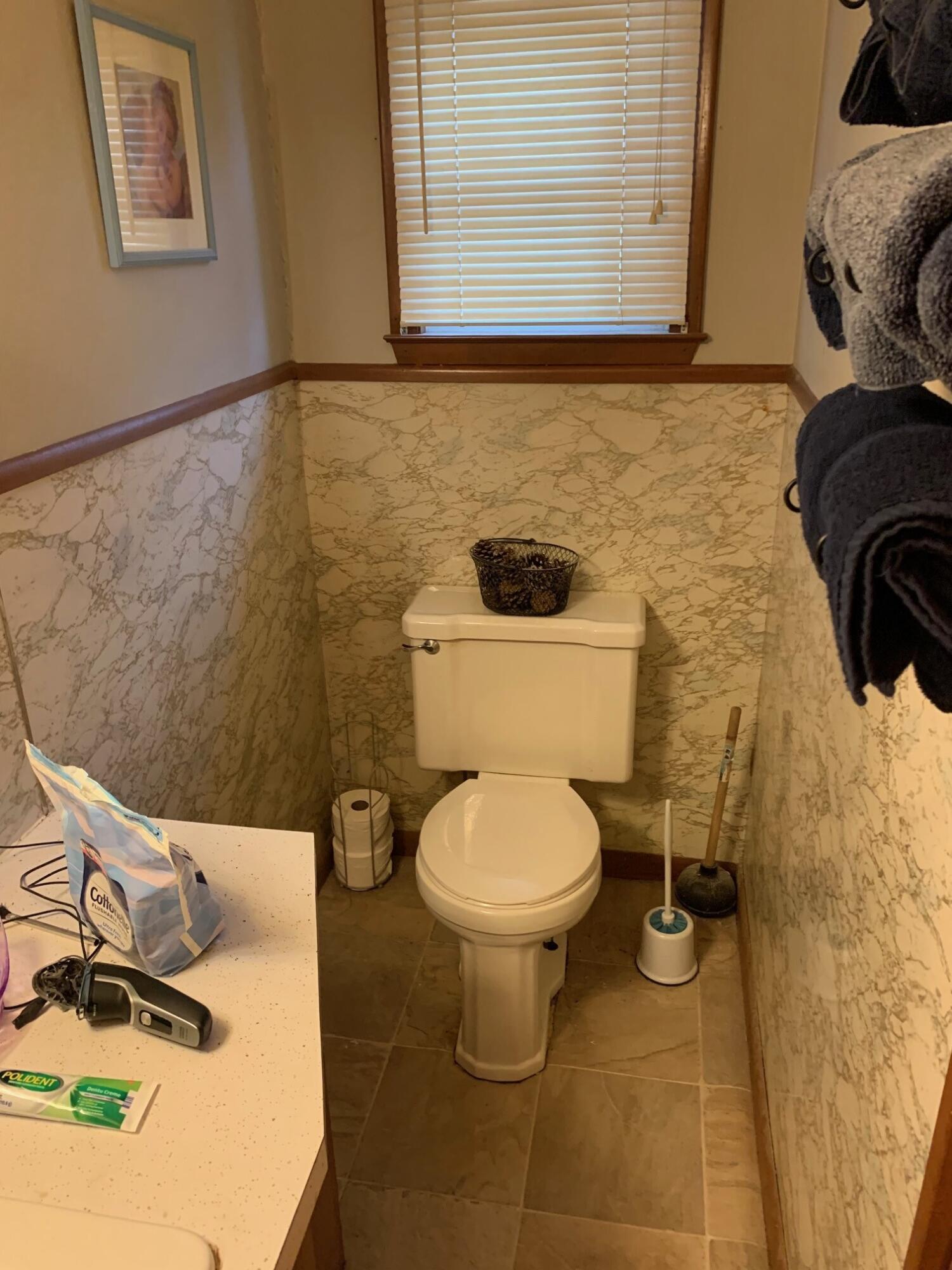 530 West Commercial Street Property Photo 15