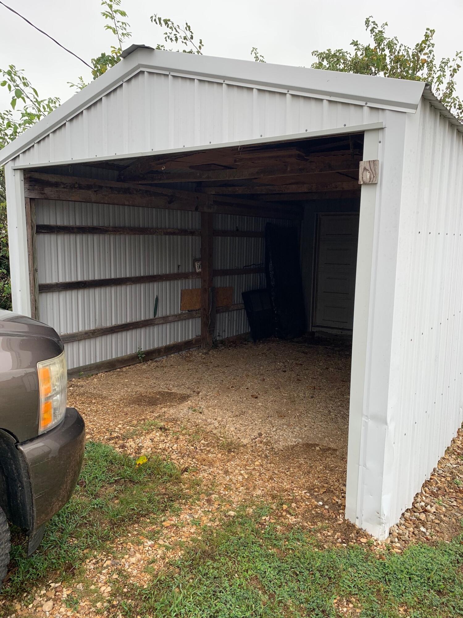 530 West Commercial Street Property Photo 29