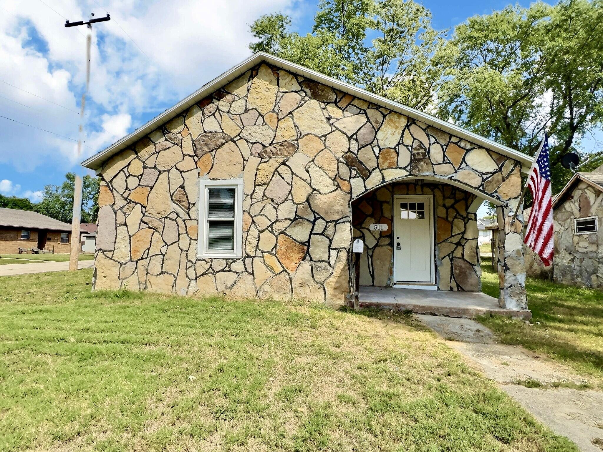 511 2nd Street Property Photo 1