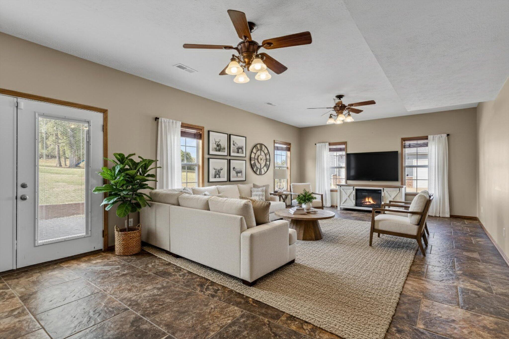 1995 Corder Pass Road Property Photo 3