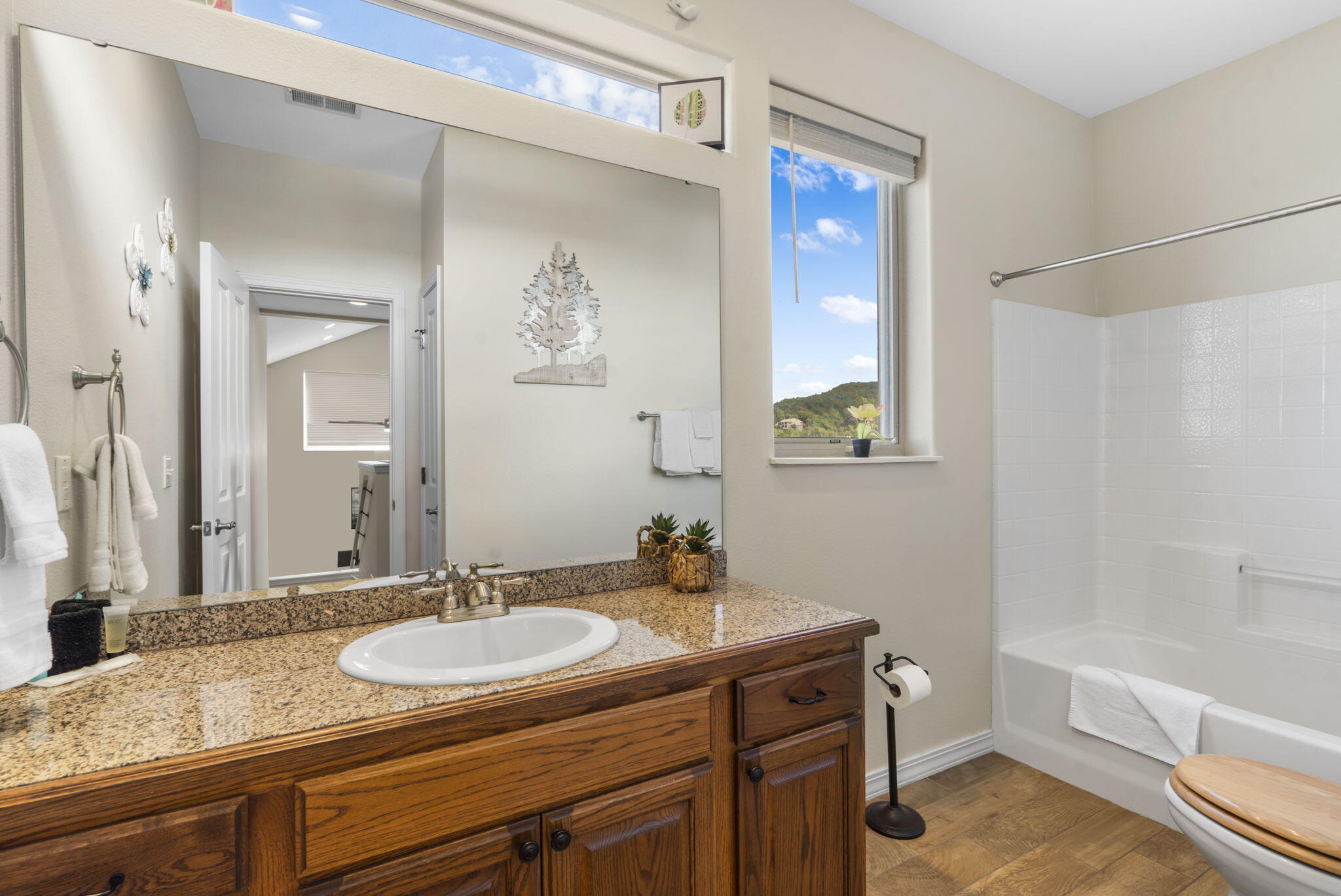 720 Emerald Pointe Drive 3 Property Photo 16