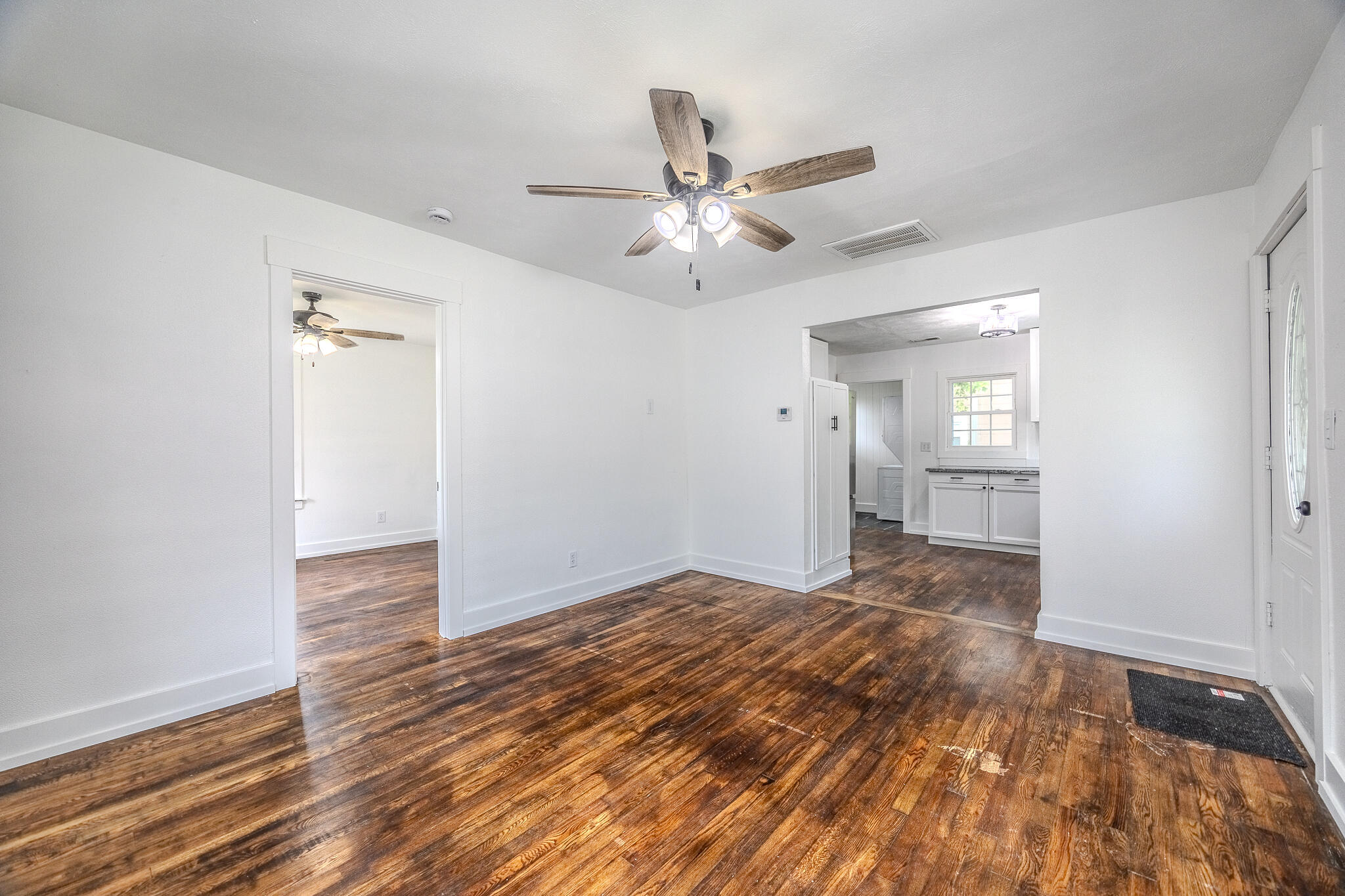 207 North Forest Avenue Property Photo 7