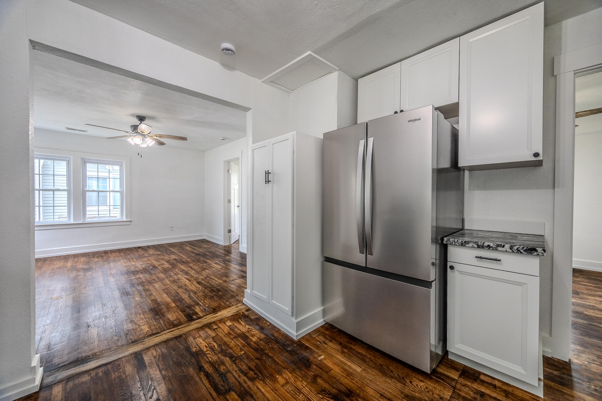 207 North Forest Avenue Property Photo 10